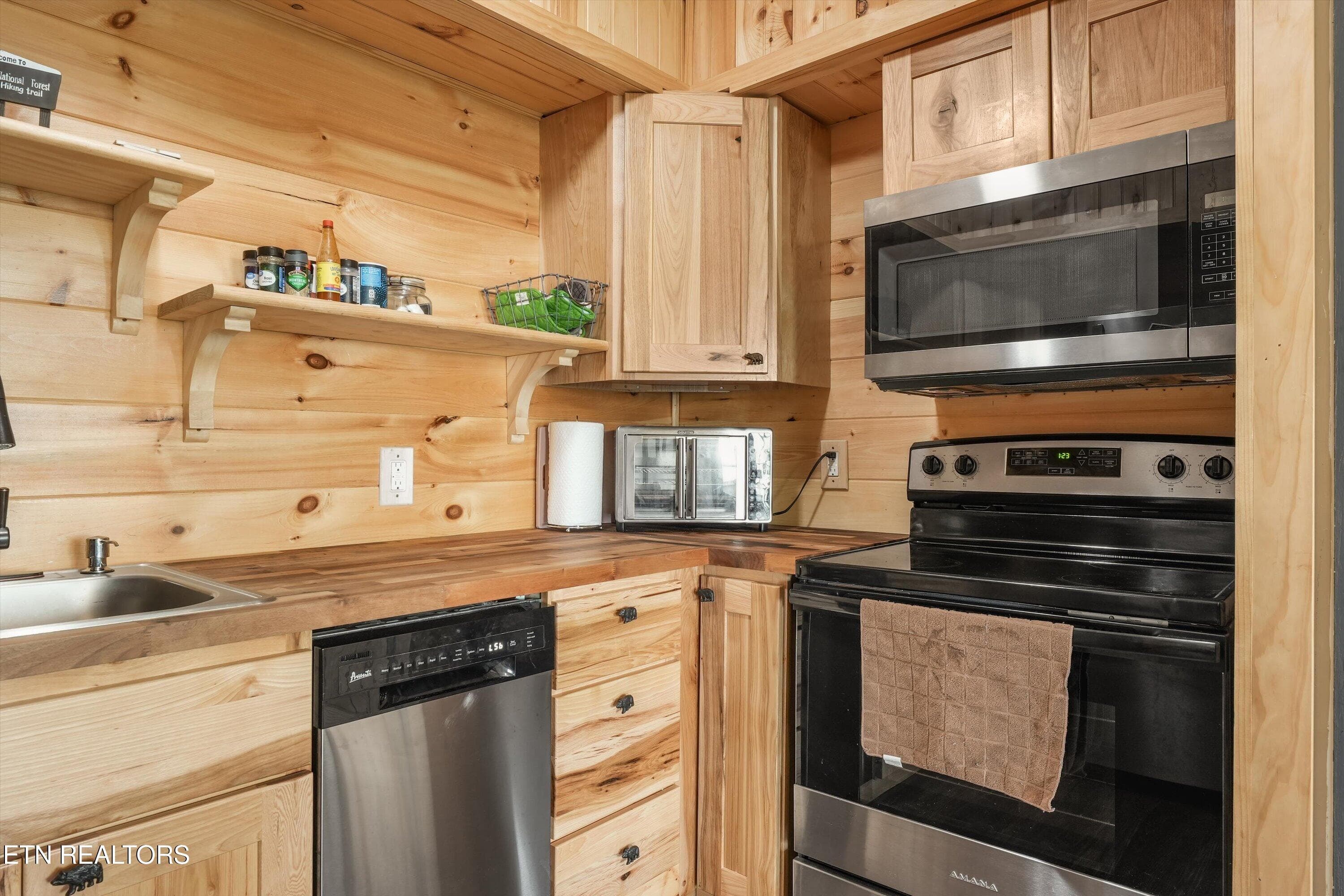 Now we're cookin'! - 1260 Ski View Drive 5305, Gatlinburg, TN 37738, Gatlinburg