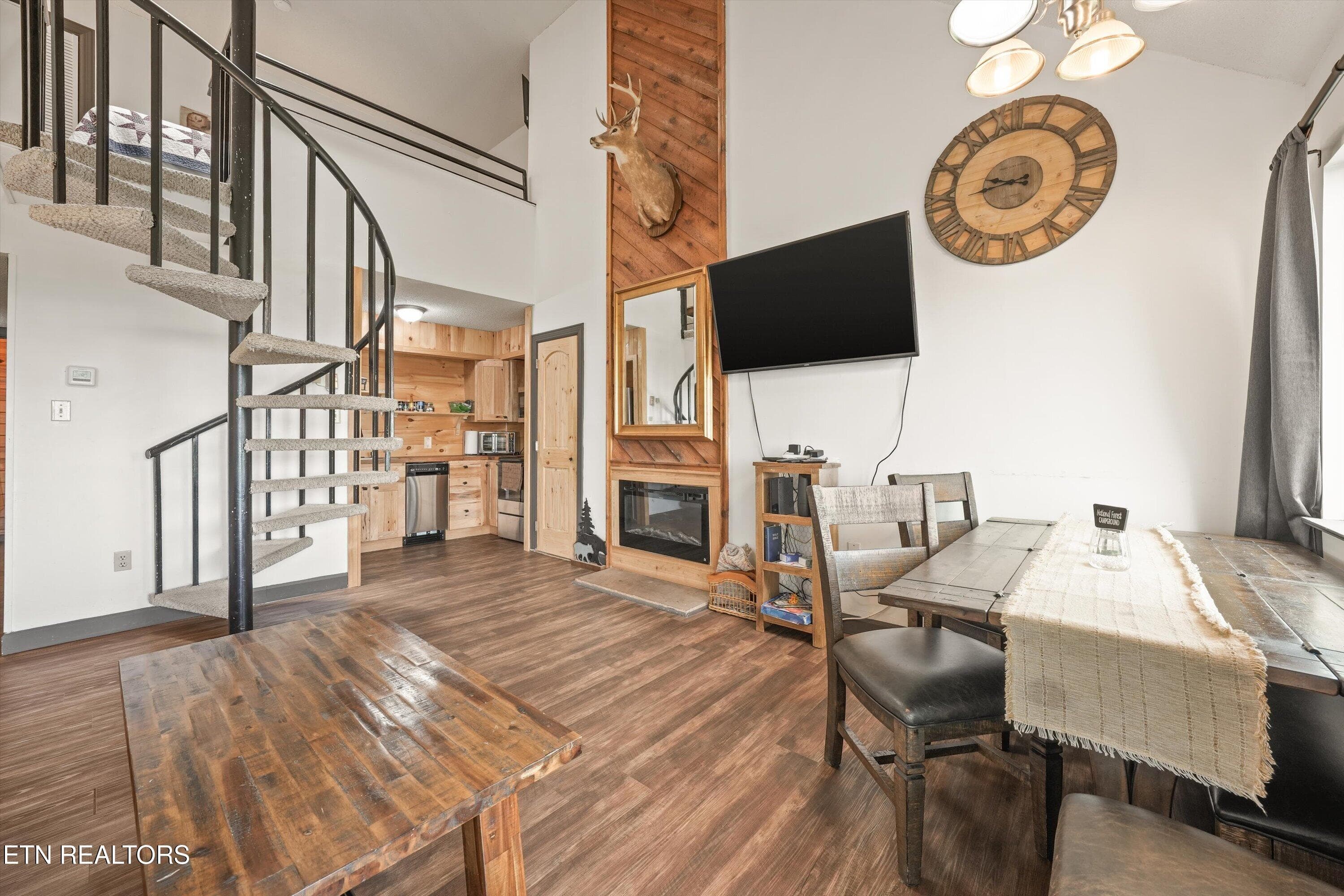 Main Living Area with Fireplace - 1260 Ski View Drive 5305, Gatlinburg, TN 37738, Gatlinburg