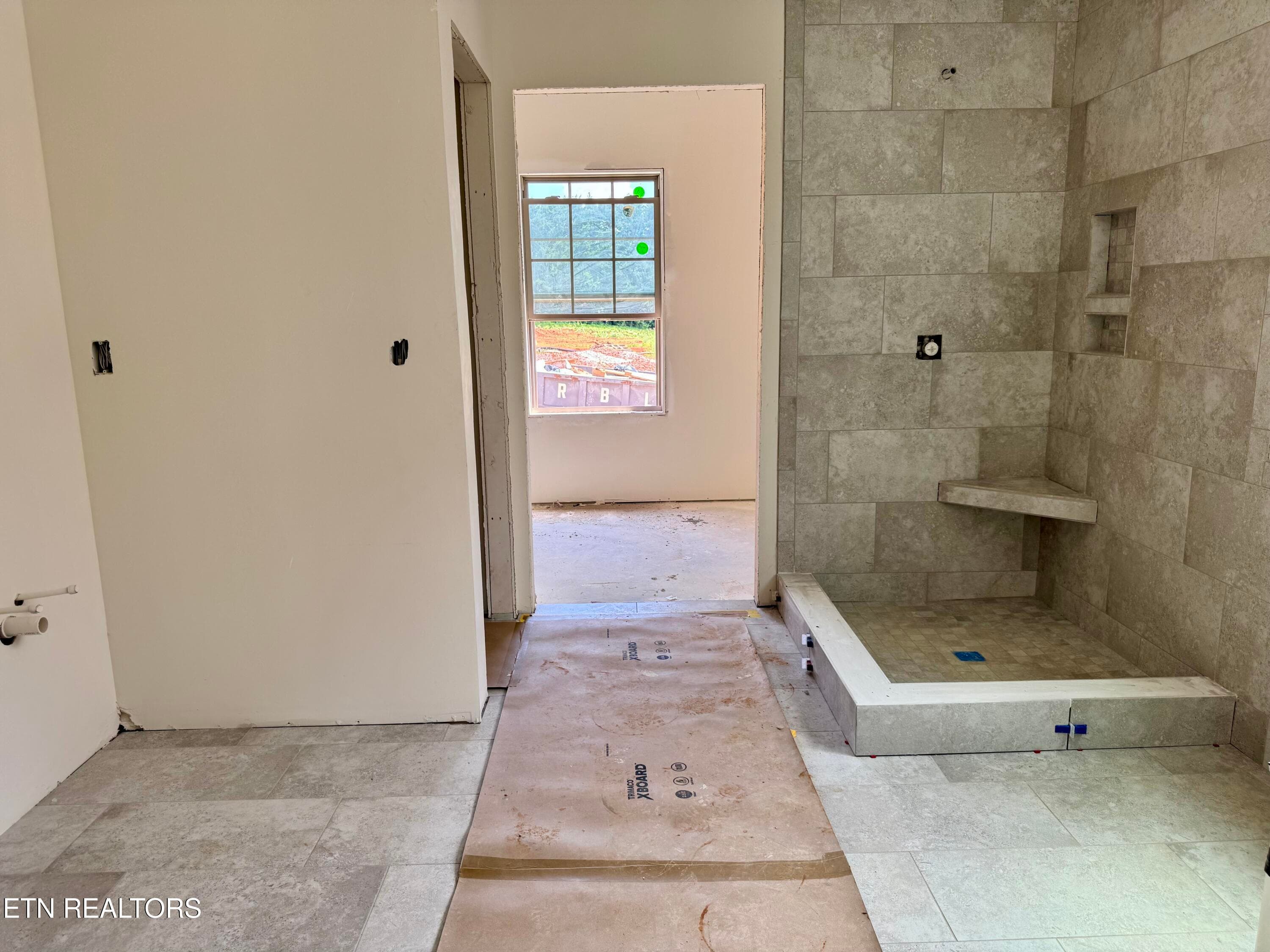 Master Bedroom Bathroom - 8861 Dancing Bear Lane, Knoxville, TN 37923, Knoxville