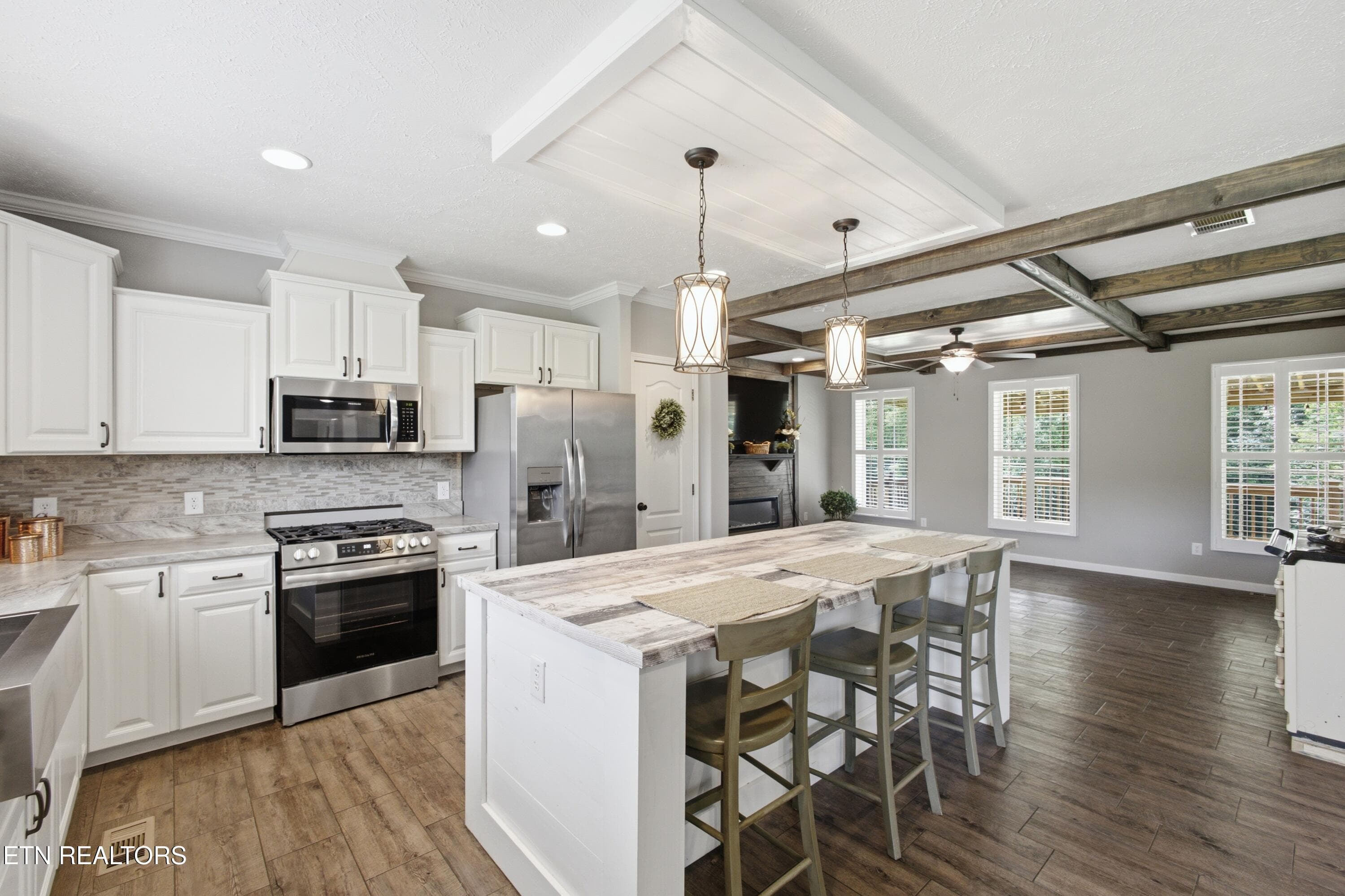 Kitchen - 127 Narramore Lane, Philadelphia, TN 37846
