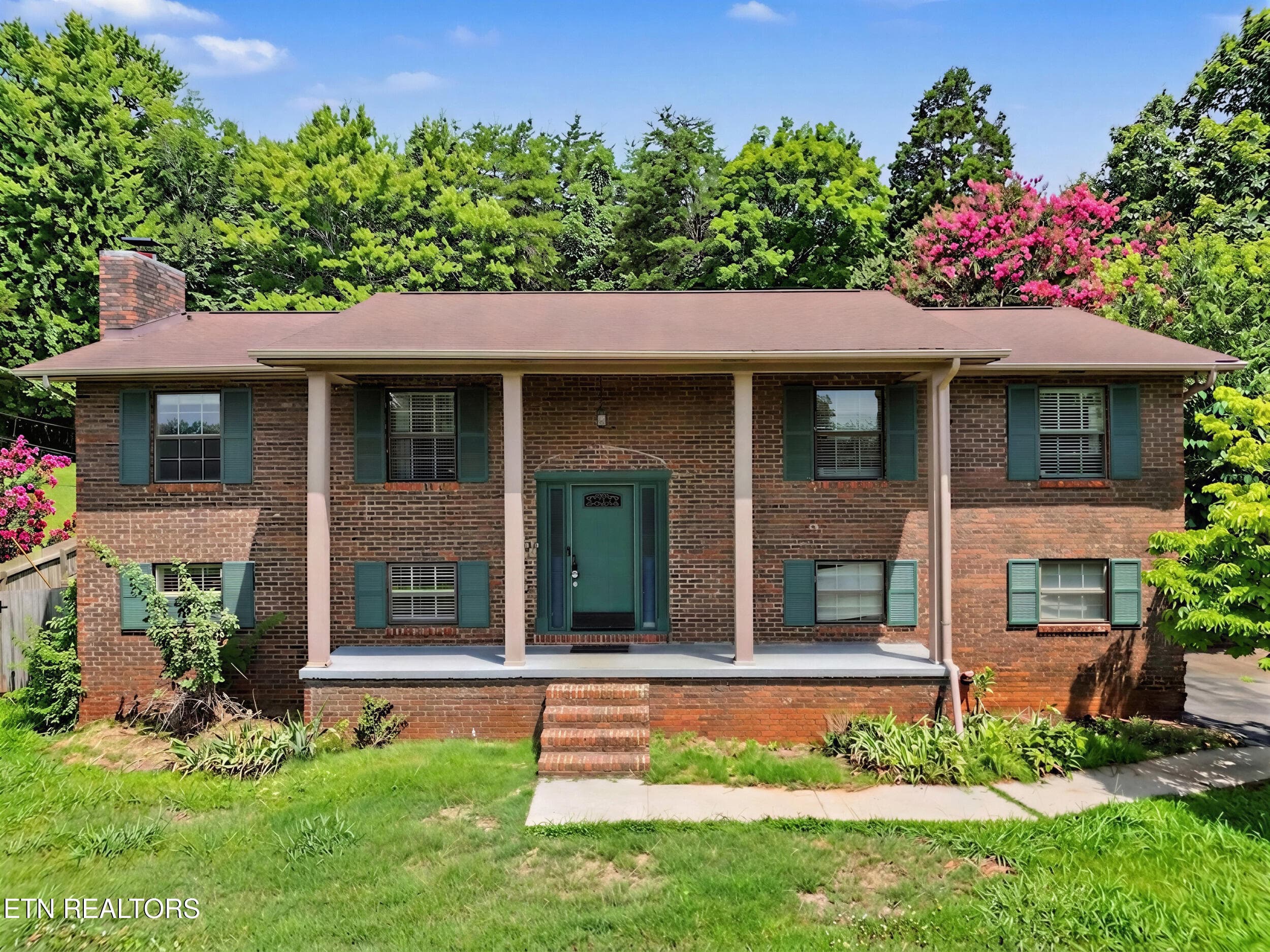 1421 Mount Vista Drive, Knoxville, TN 37920
