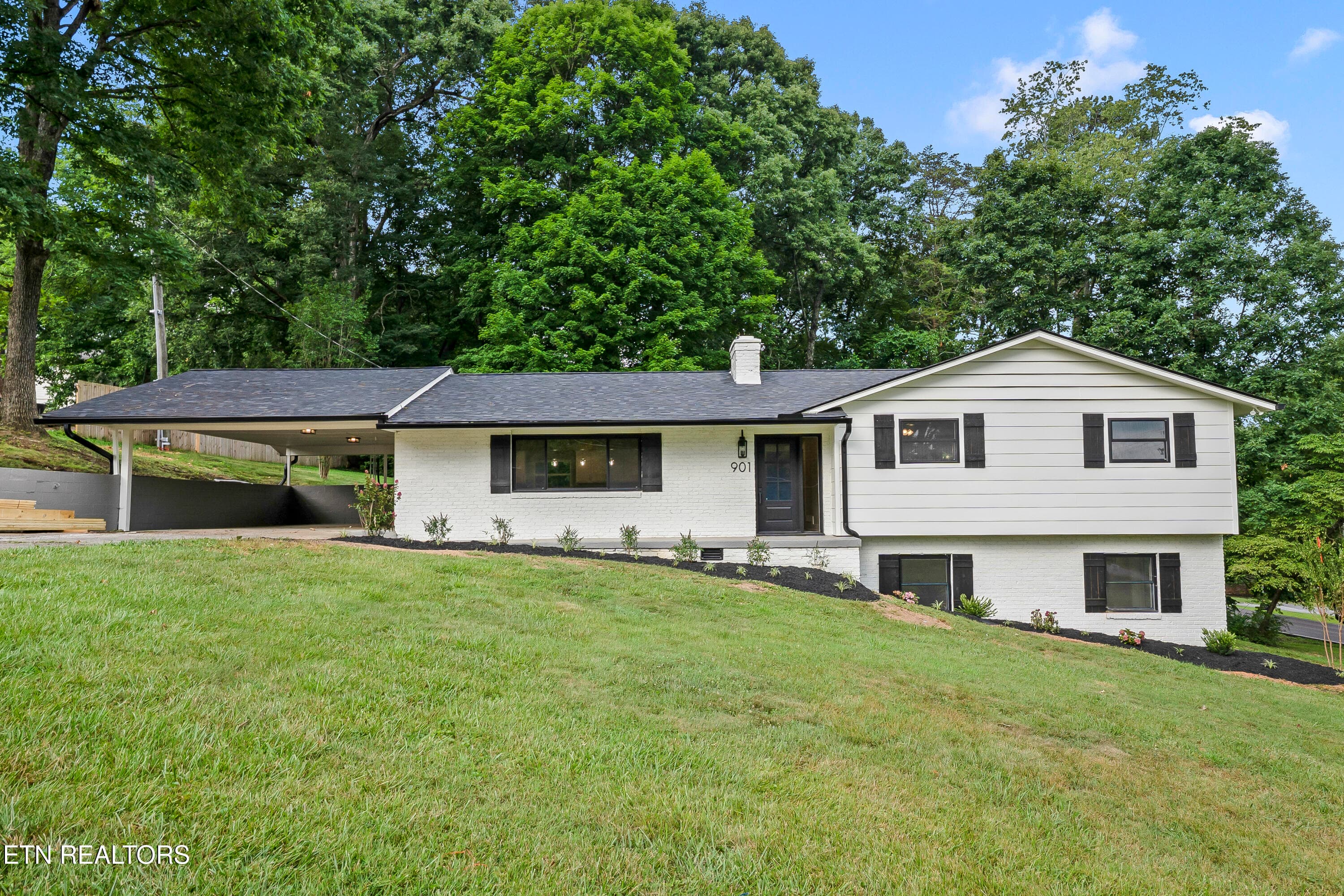 901 Midsouth Rd, Knoxville, TN 37919