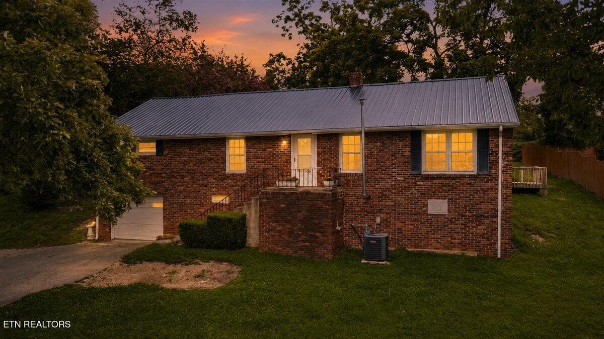 503 S Indiana Ave, LaFollette, TN 37766