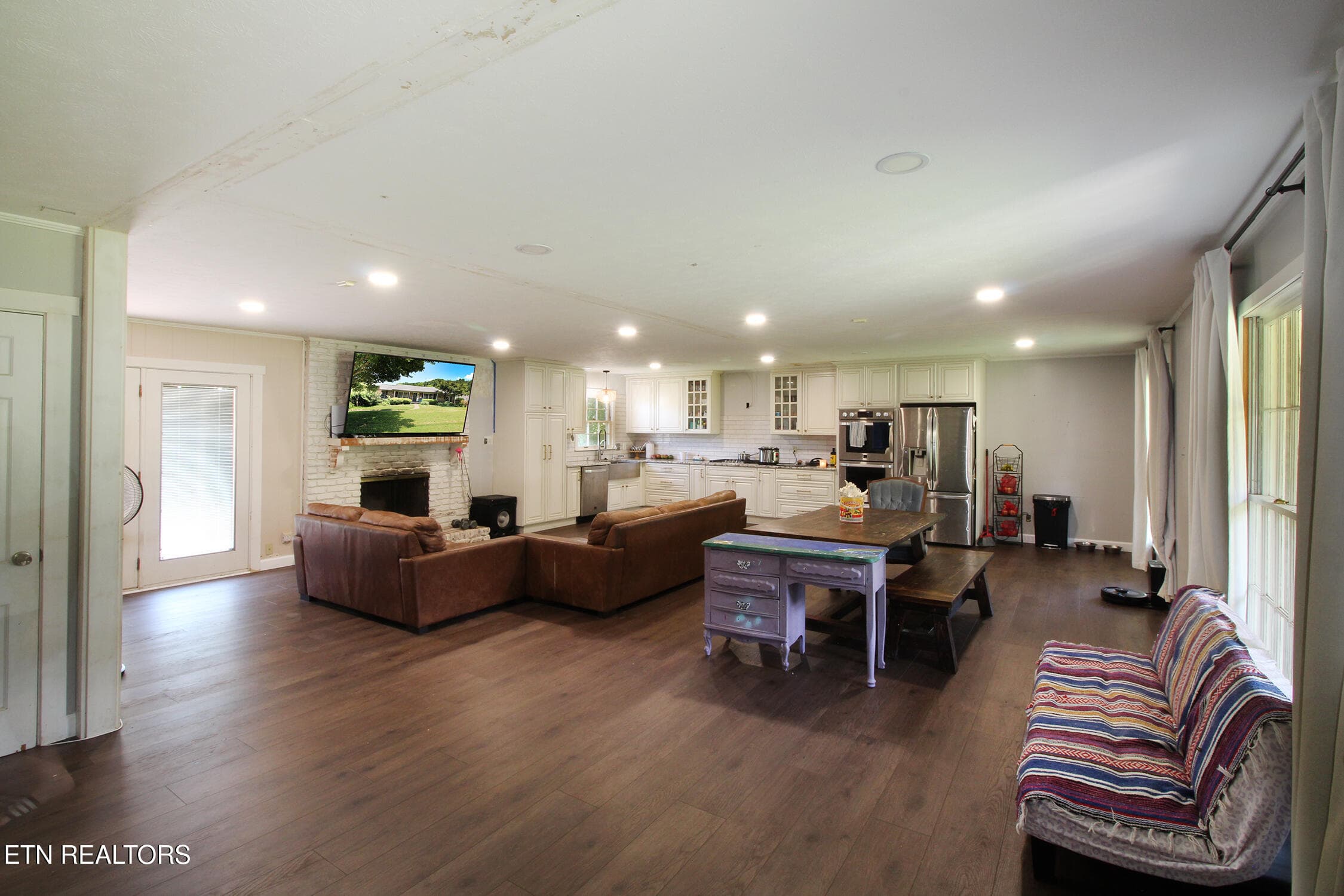 Great Room - 3718 Cherrylog Rd, Knoxville, TN 37921