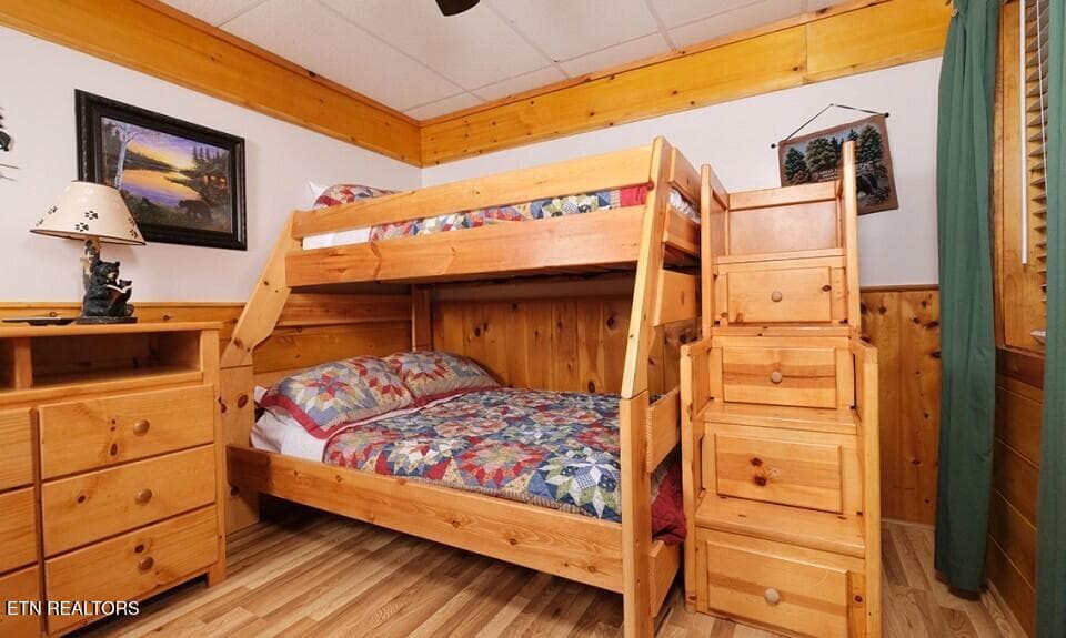 pigeon-forge-cabin-rocky-top-bedroom-101 - 623 Iron Mountain Rd, Pigeon Forge, TN 37863, Pigeon Forge