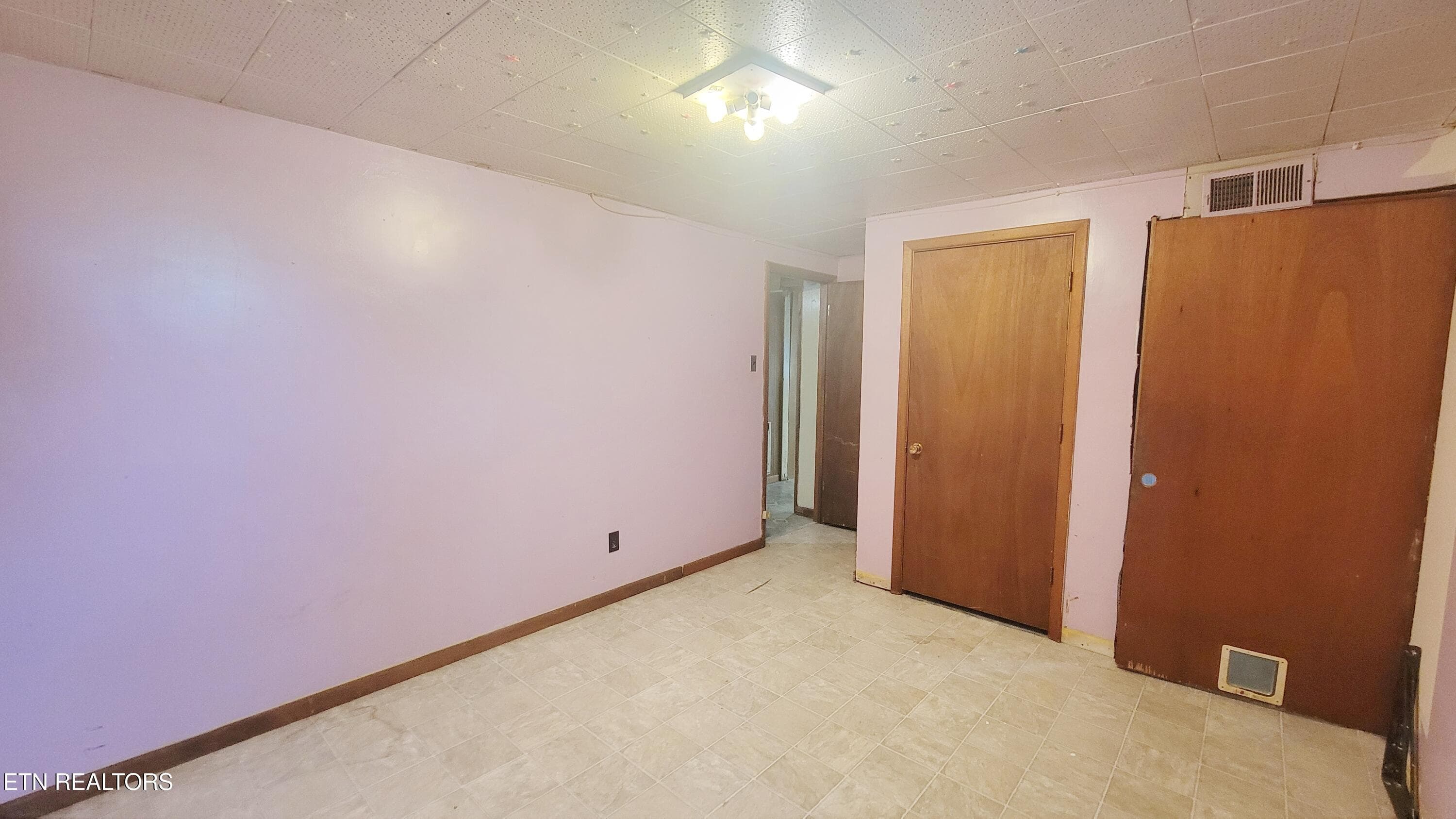 GUEST ROOM II - 5501 Kenbrook Lane, Knoxville, TN 37921, Knoxville