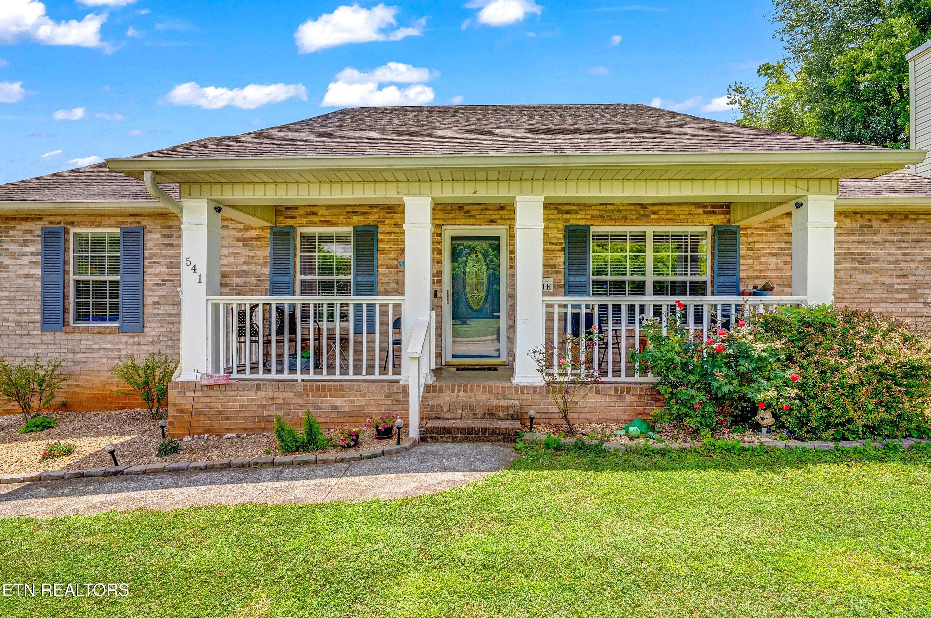 04-Front Door Ext A1 - 541 Sandy Springs Rd, Maryville, TN 37803
