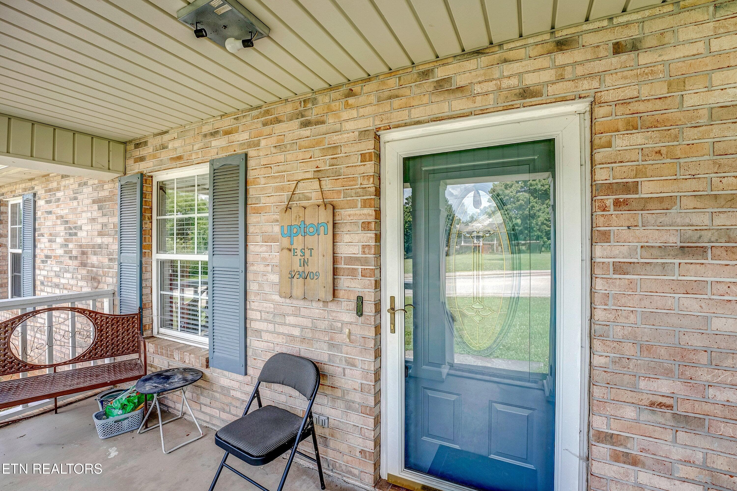 05-Front Porch A1 - 541 Sandy Springs Rd, Maryville, TN 37803