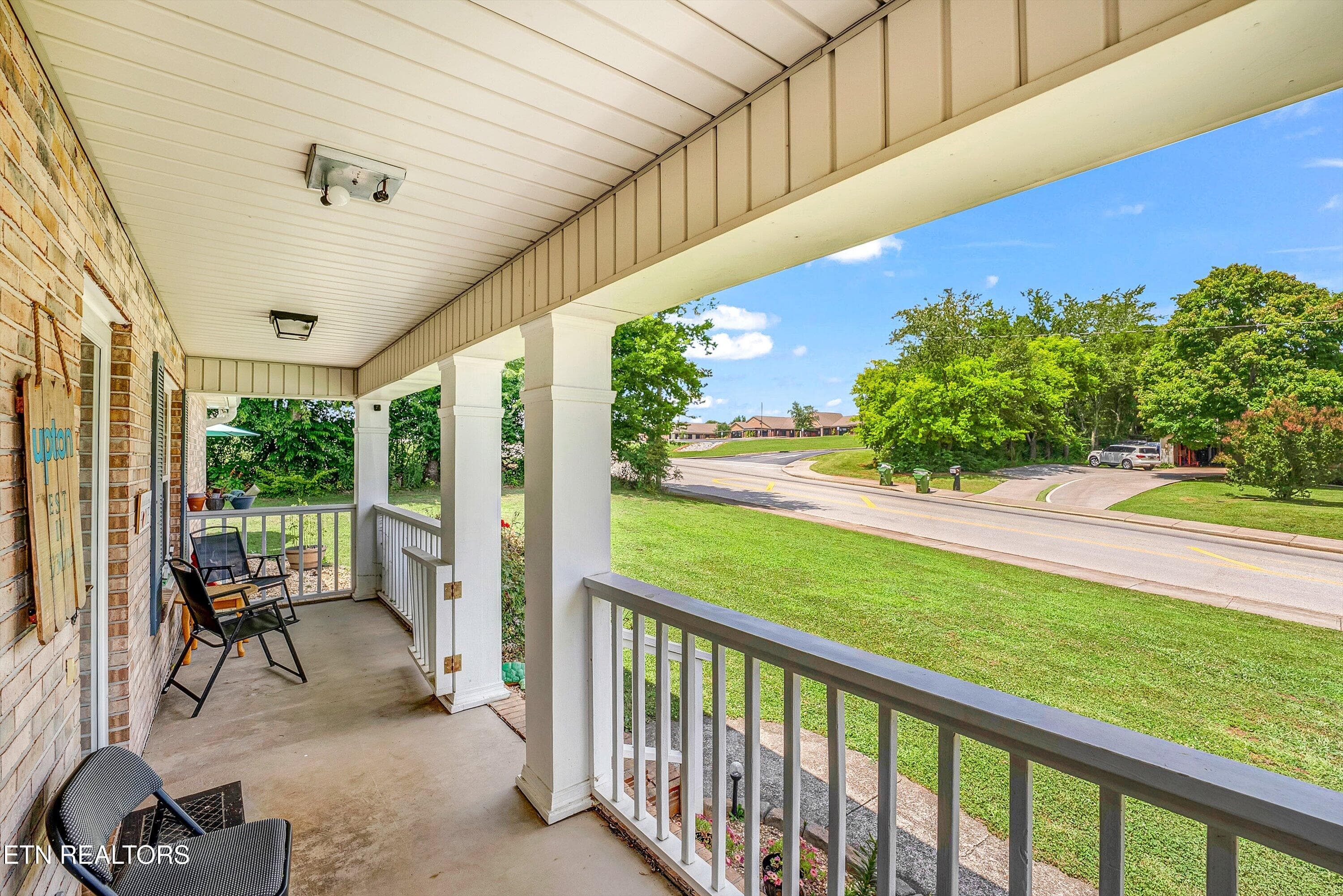 07-Front Porch A3 - 541 Sandy Springs Rd, Maryville, TN 37803