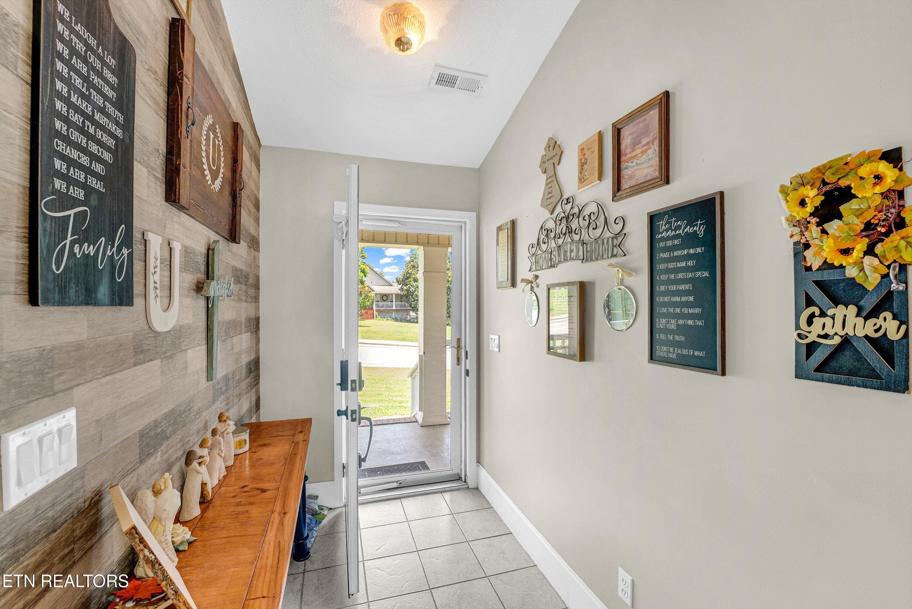11-Front Door A2 - 541 Sandy Springs Rd, Maryville, TN 37803