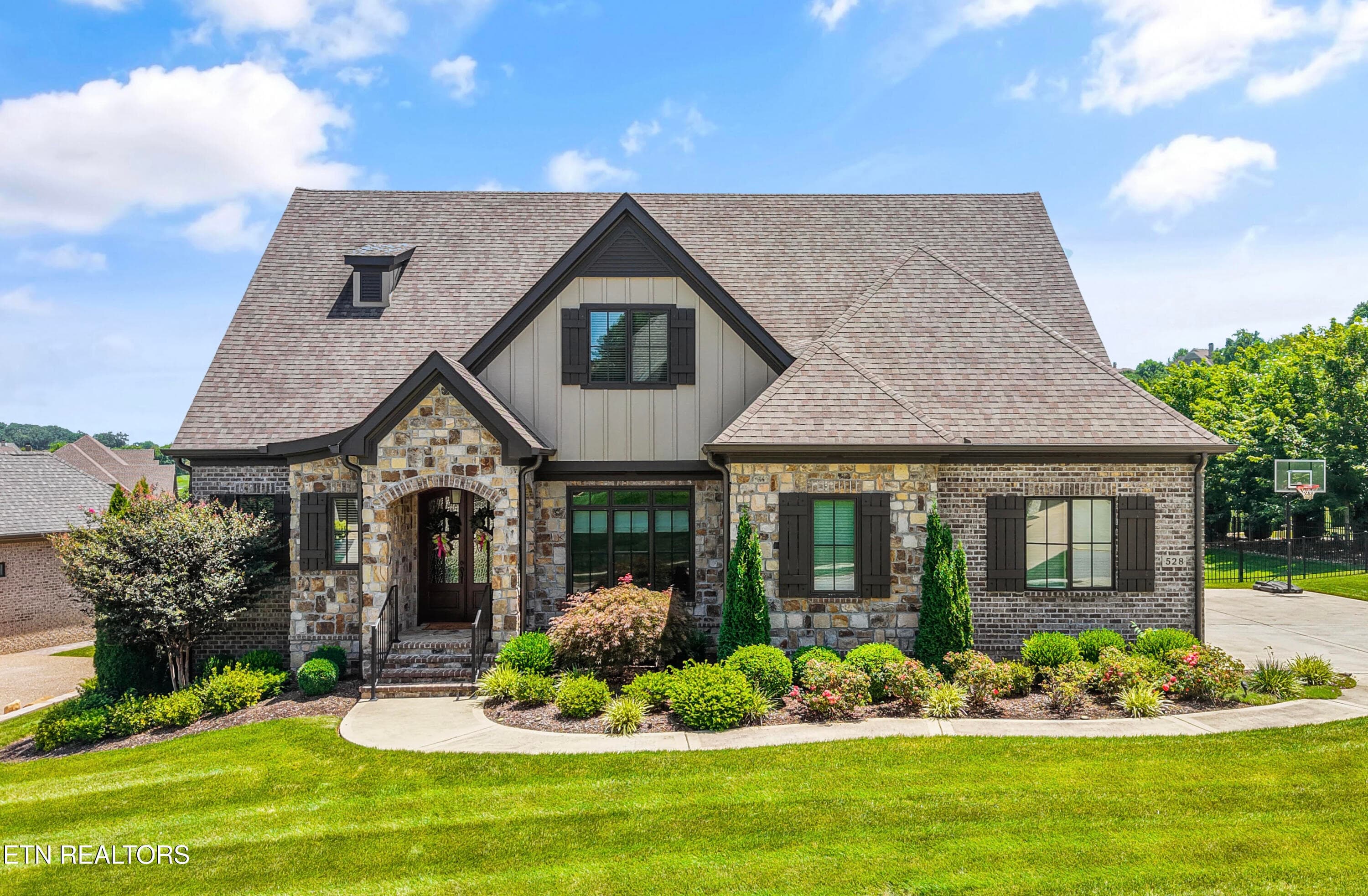 528 Larksong Drive, Knoxville, TN 37934