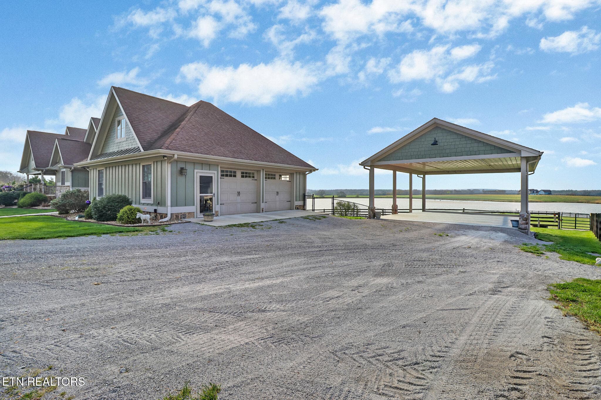 660420903_10243184953385956_362595612058 - 1201 Bridle Trail, Spencer, TN 38585