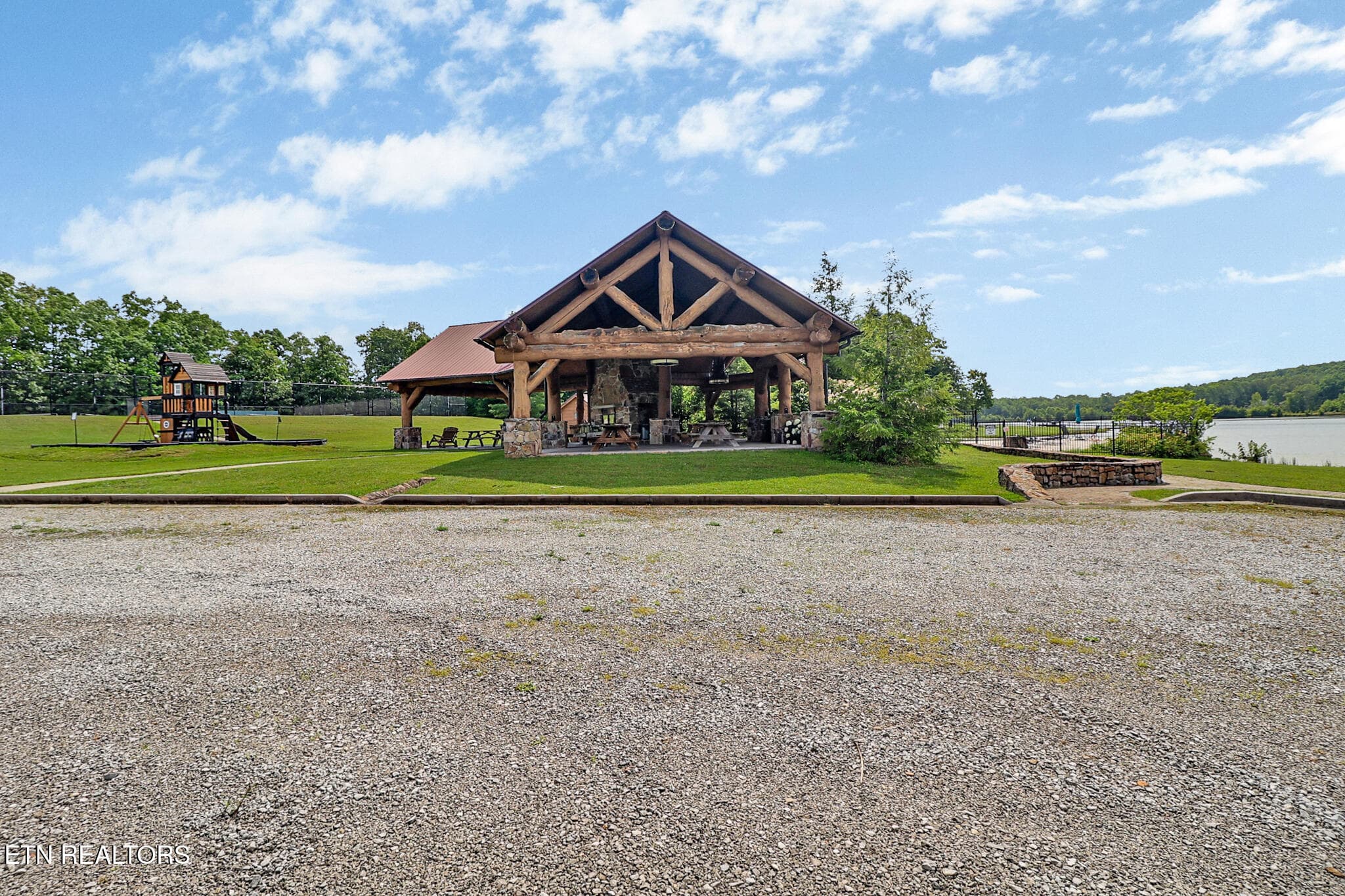 n44a0653-n44a0657 (1) - 1201 Bridle Trail, Spencer, TN 38585