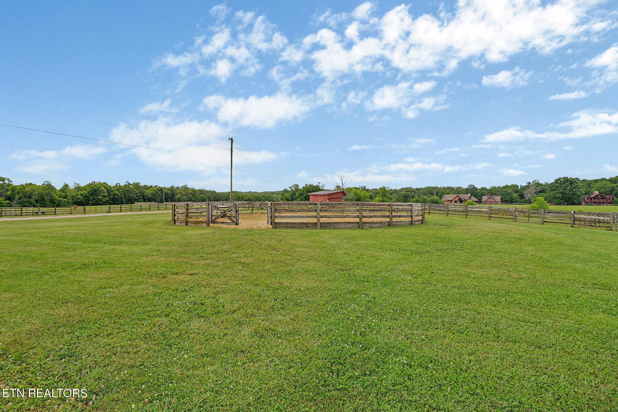 n44a0643-n44a0647 (1) - 1201 Bridle Trail, Spencer, TN 38585