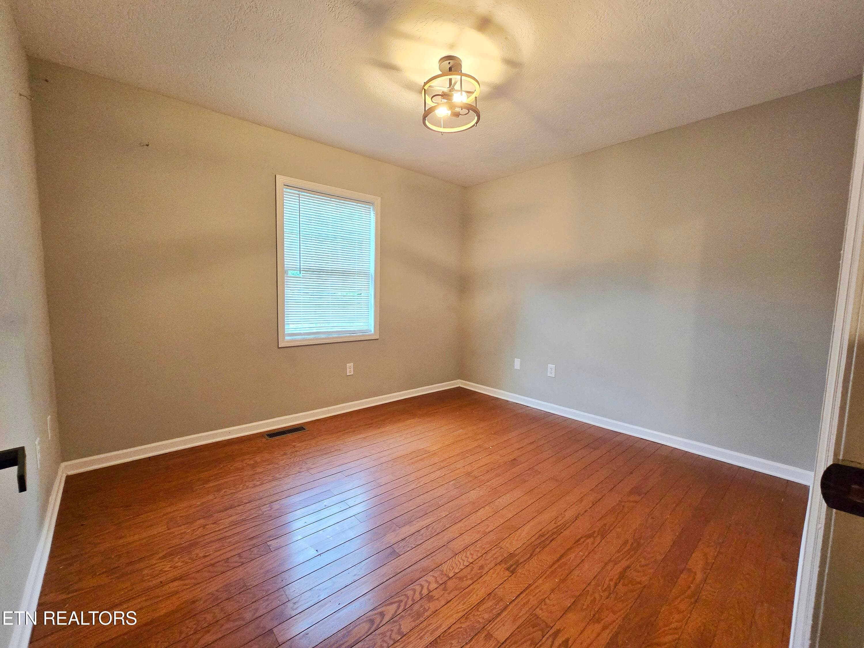 1000020483 - 516 N 11Th St, LaFollette, TN 37766