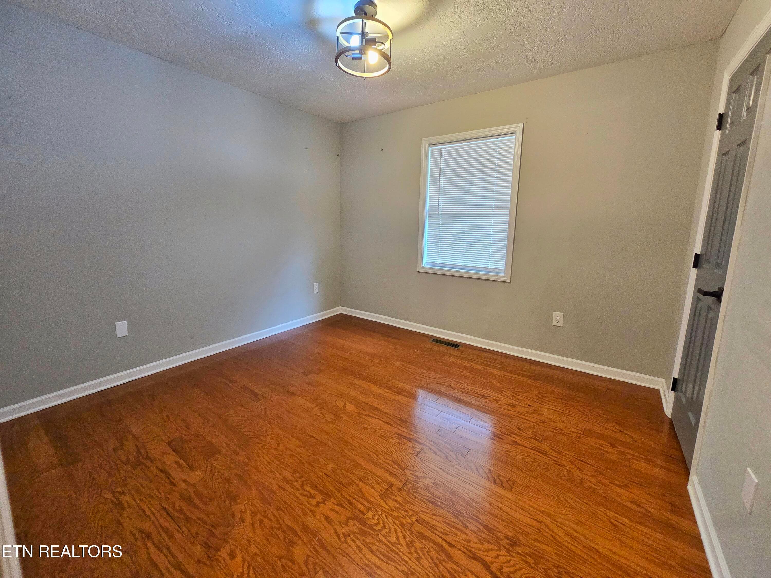 1000020471 (1) - 516 N 11Th St, LaFollette, TN 37766