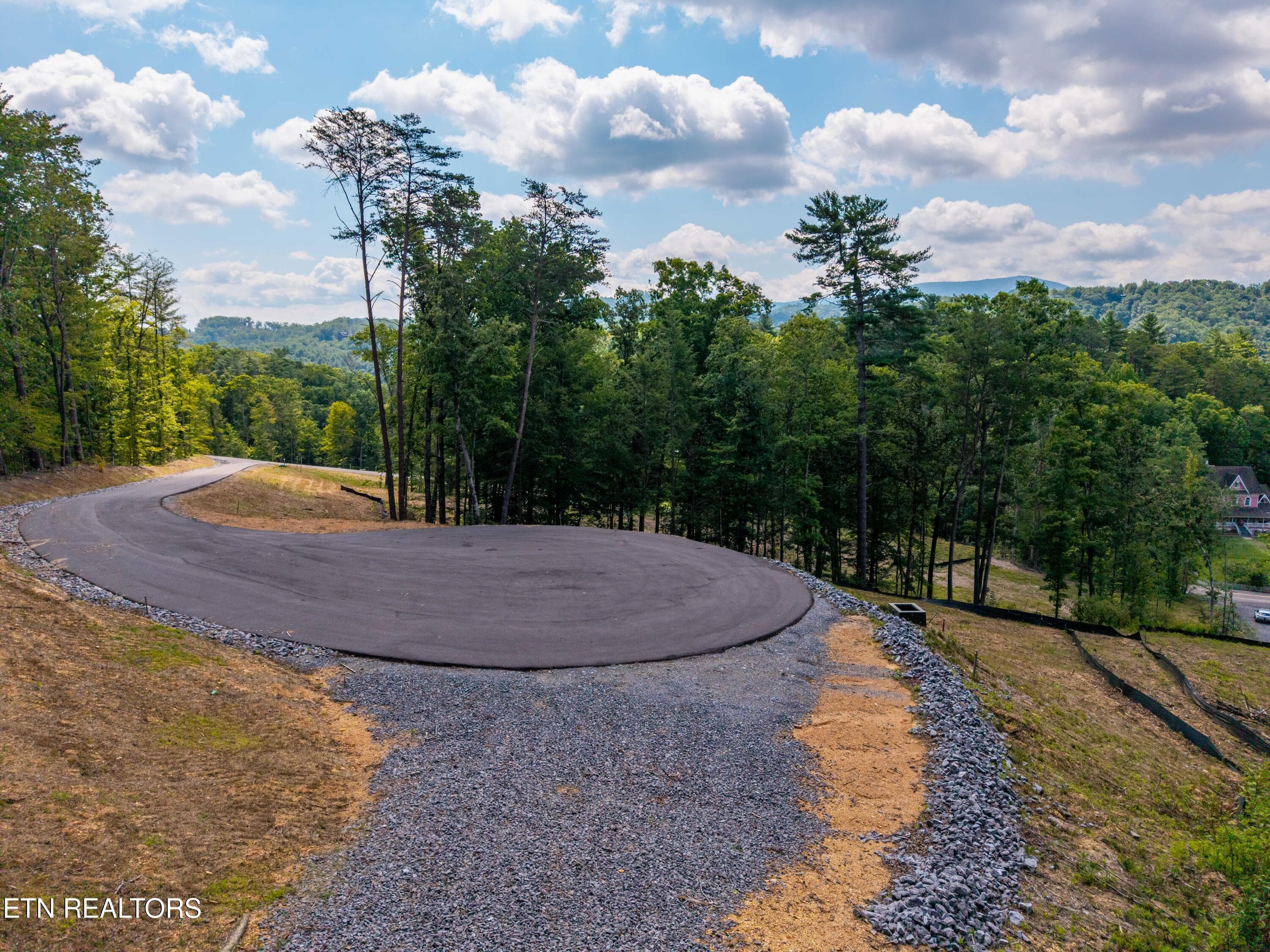 FranklinGrove-124 - Waldens Creek Rd, Sevierville, TN 37862