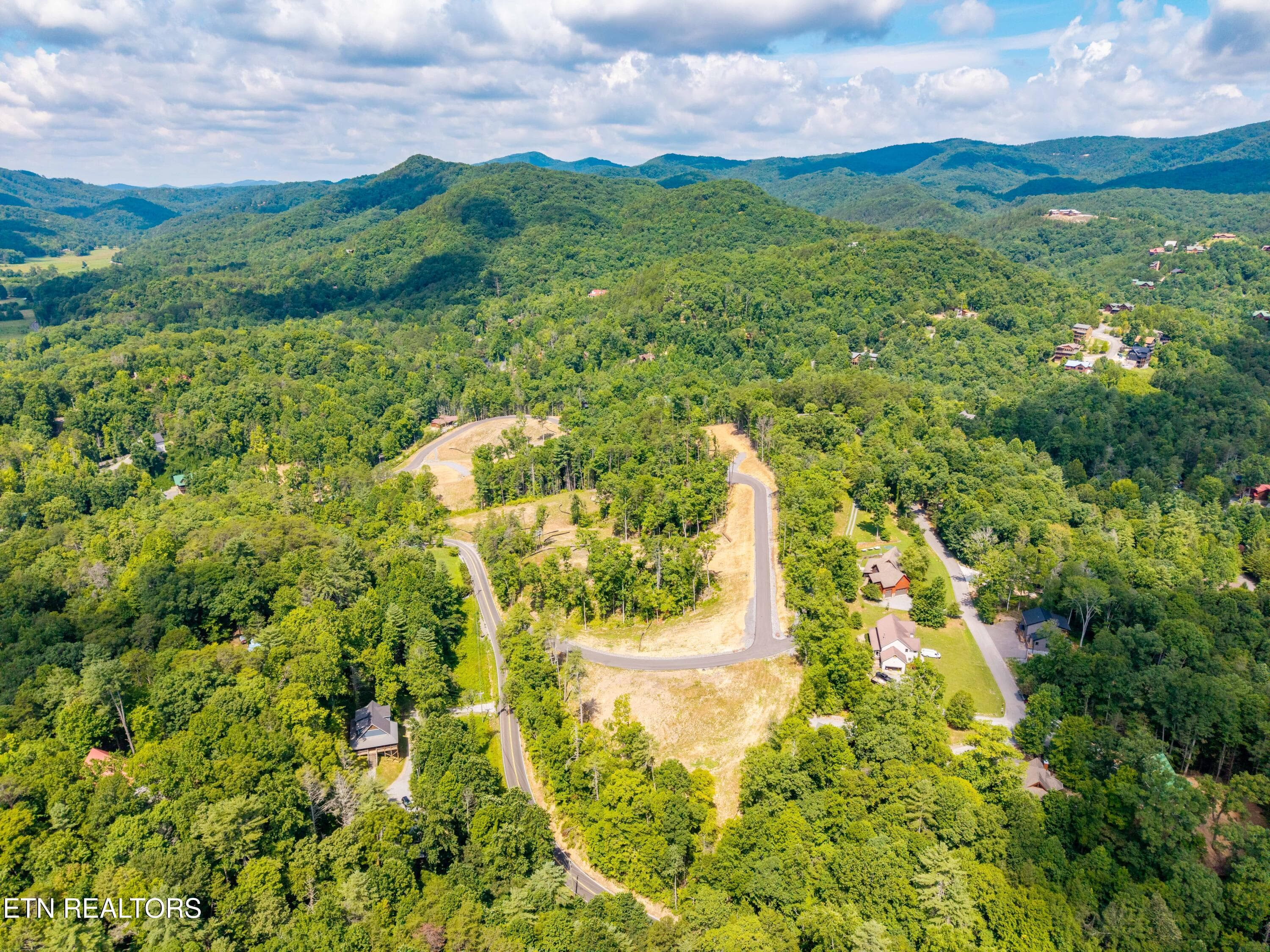FranklinGrove-128 - Waldens Creek Rd, Sevierville, TN 37862