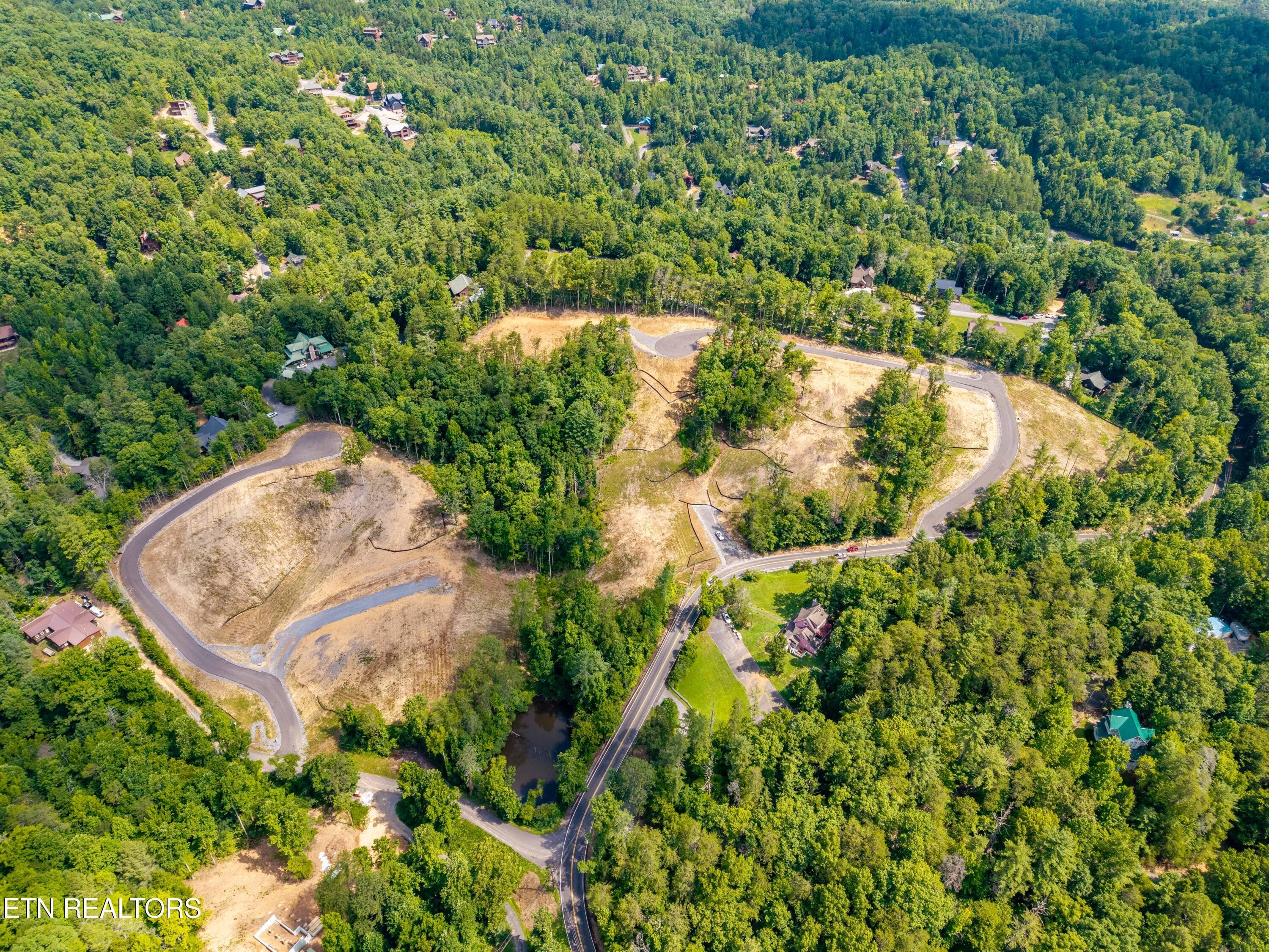 FranklinGrove-133 - Waldens Creek Rd, Sevierville, TN 37862