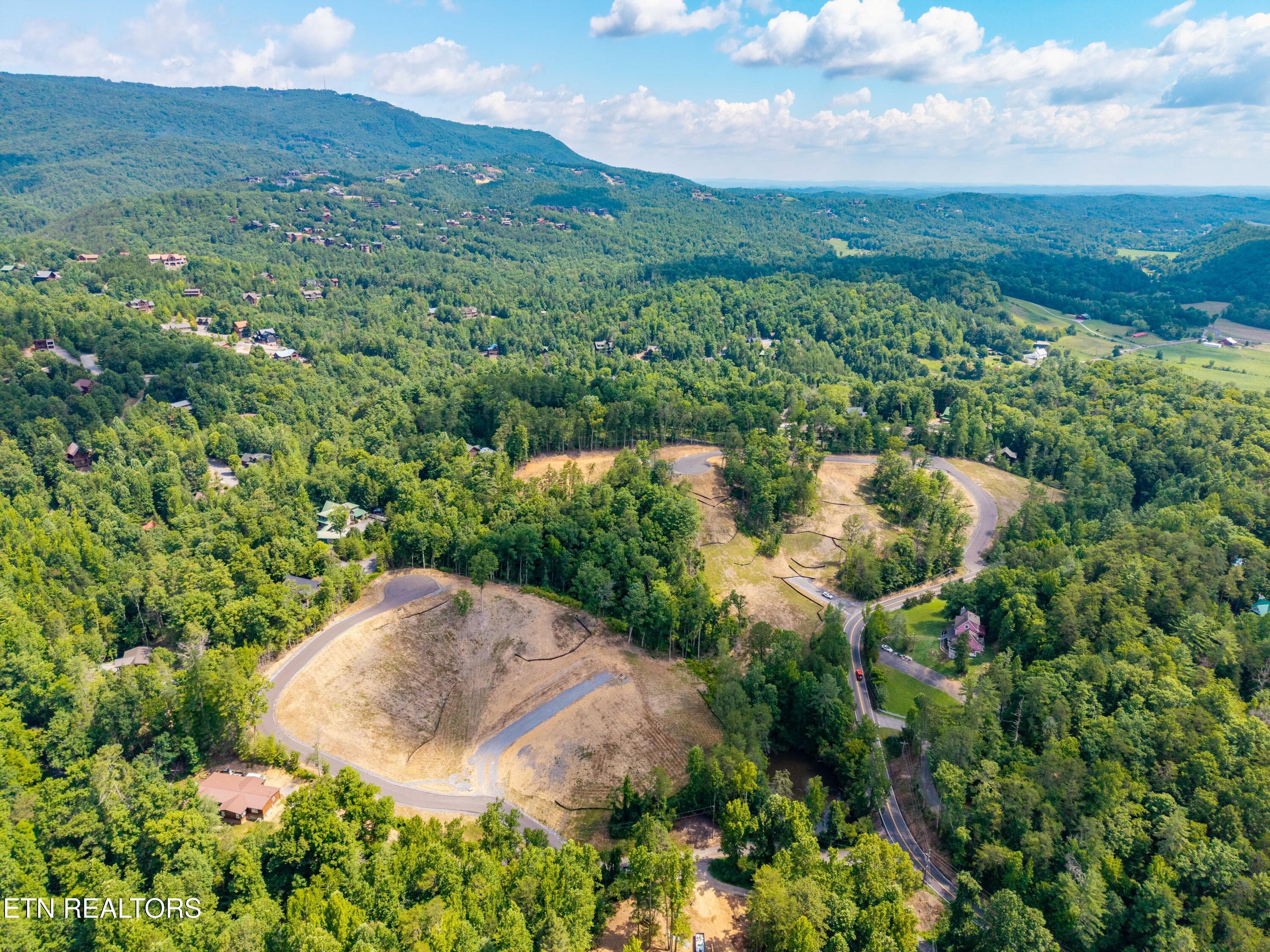 FranklinGrove-136 - Waldens Creek Rd, Sevierville, TN 37862