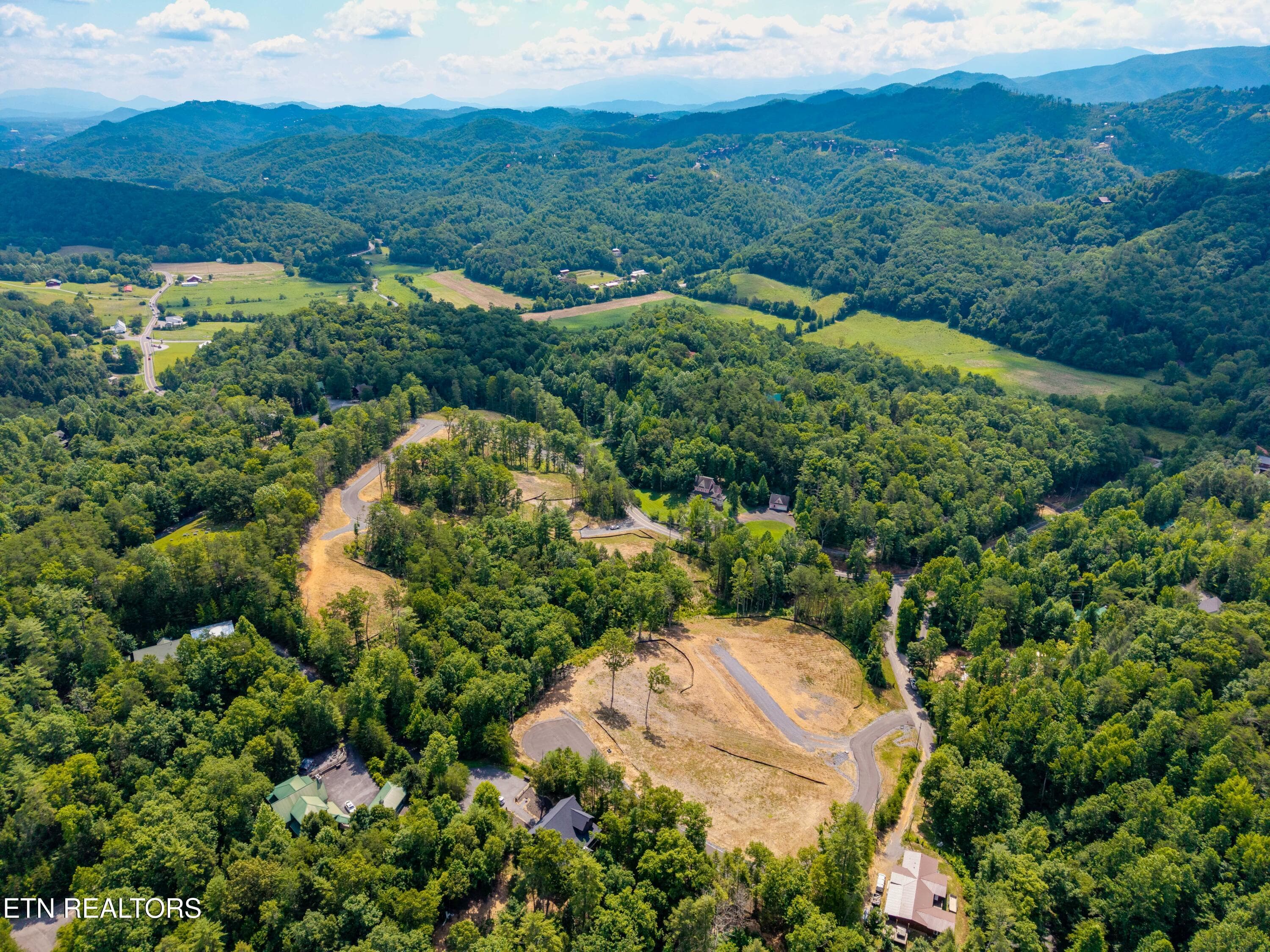 FranklinGrove-139 - Waldens Creek Rd, Sevierville, TN 37862