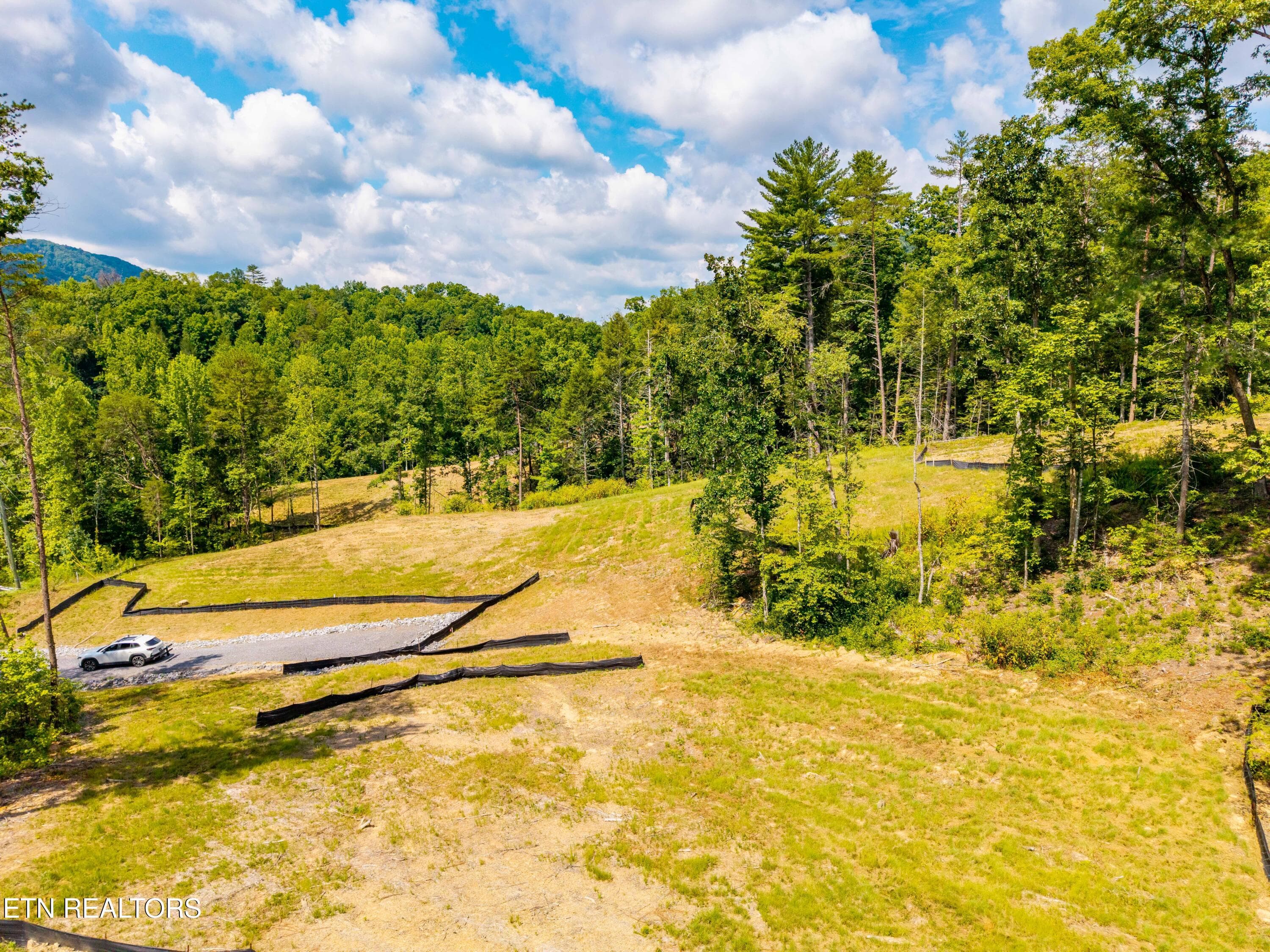 FranklinGrove-147 - Waldens Creek Rd, Sevierville, TN 37862