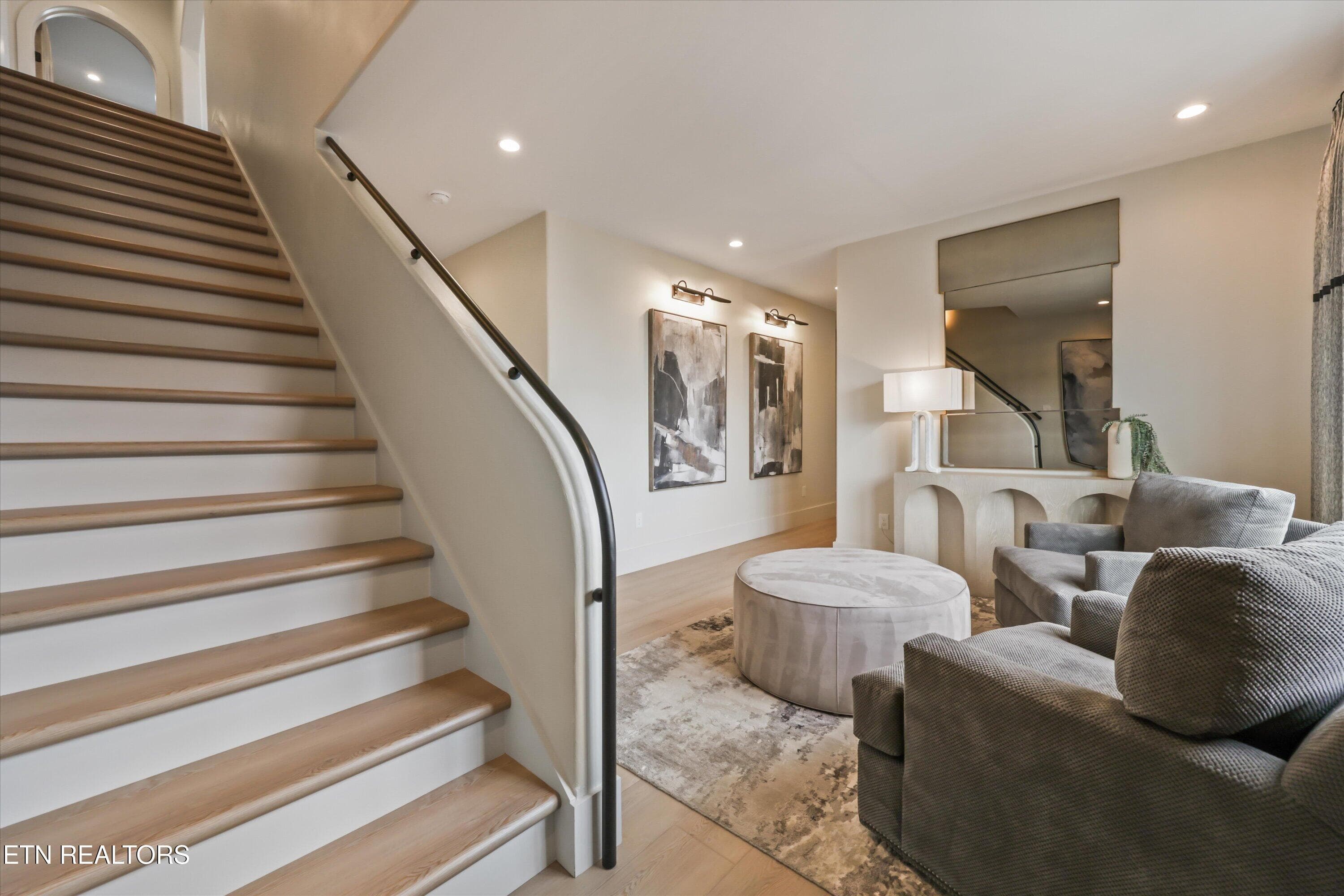 Second Level Sitting Room - 9437 Horizon Drive, Knoxville, TN 37922, Knoxville