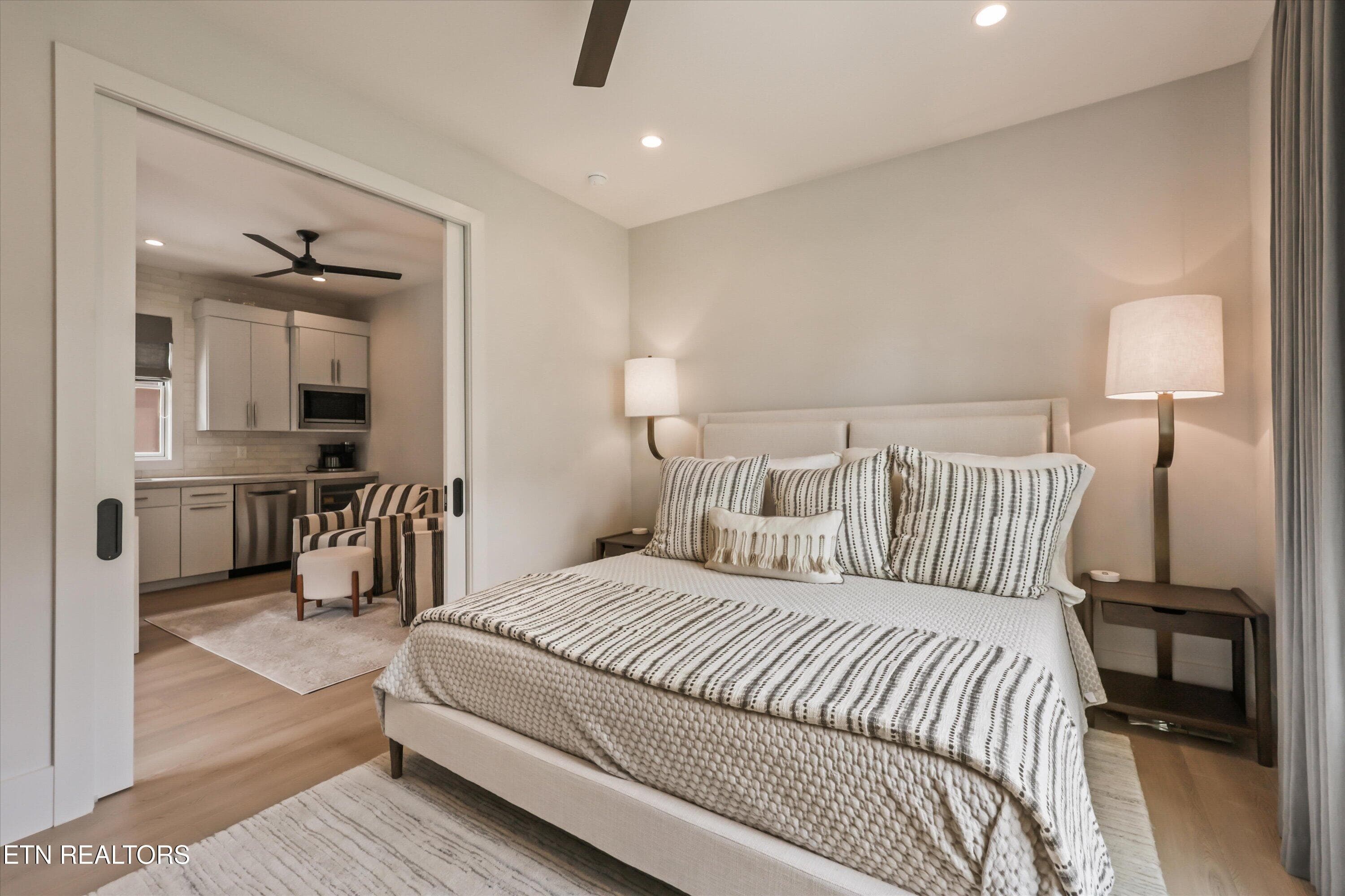Main Level Guest House - 9437 Horizon Drive, Knoxville, TN 37922, Knoxville