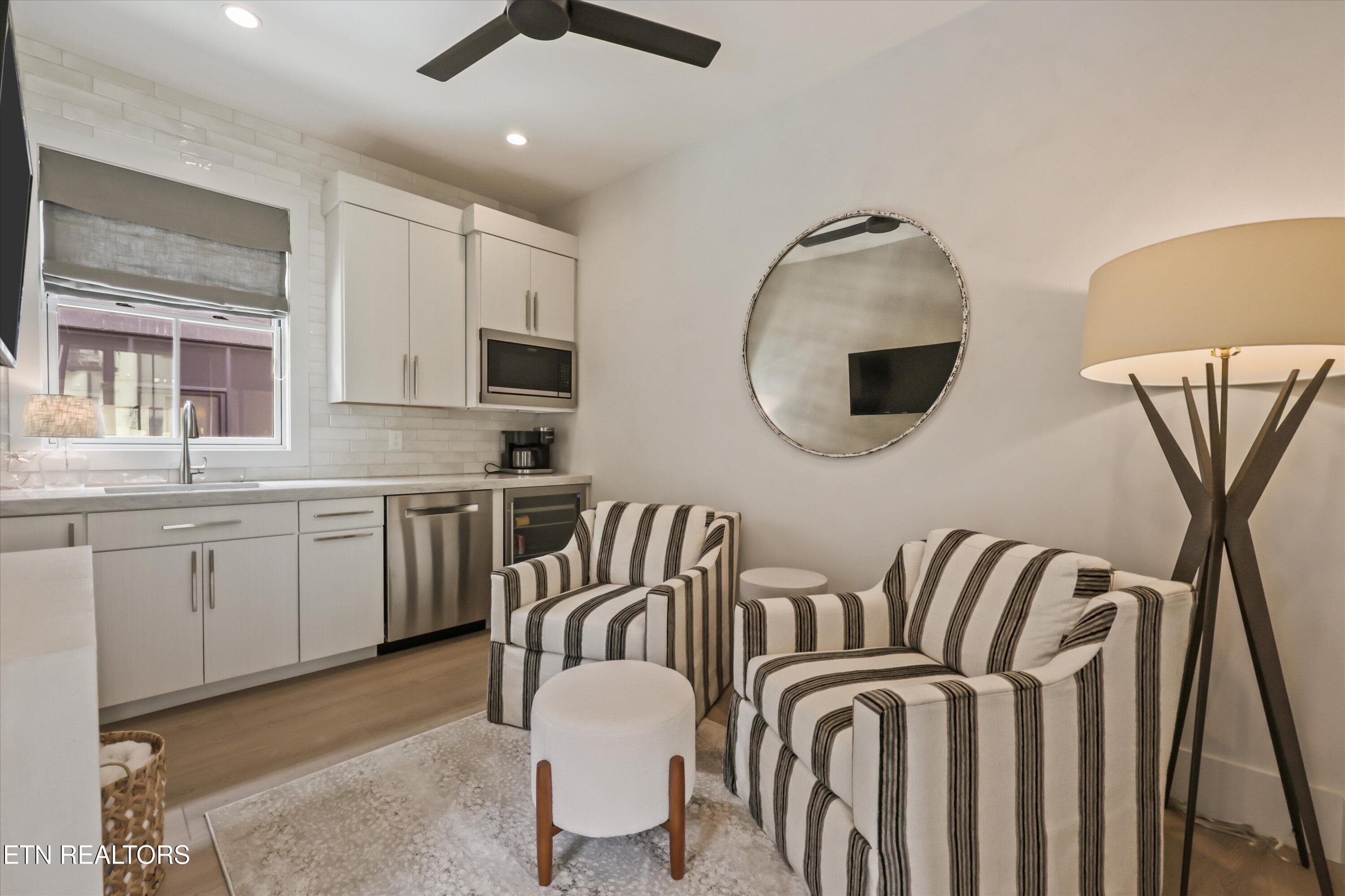 Guest House - 9437 Horizon Drive, Knoxville, TN 37922, Knoxville