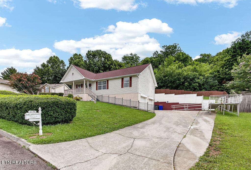 4258 Saint Lucia Lane, Knoxville, TN 37921