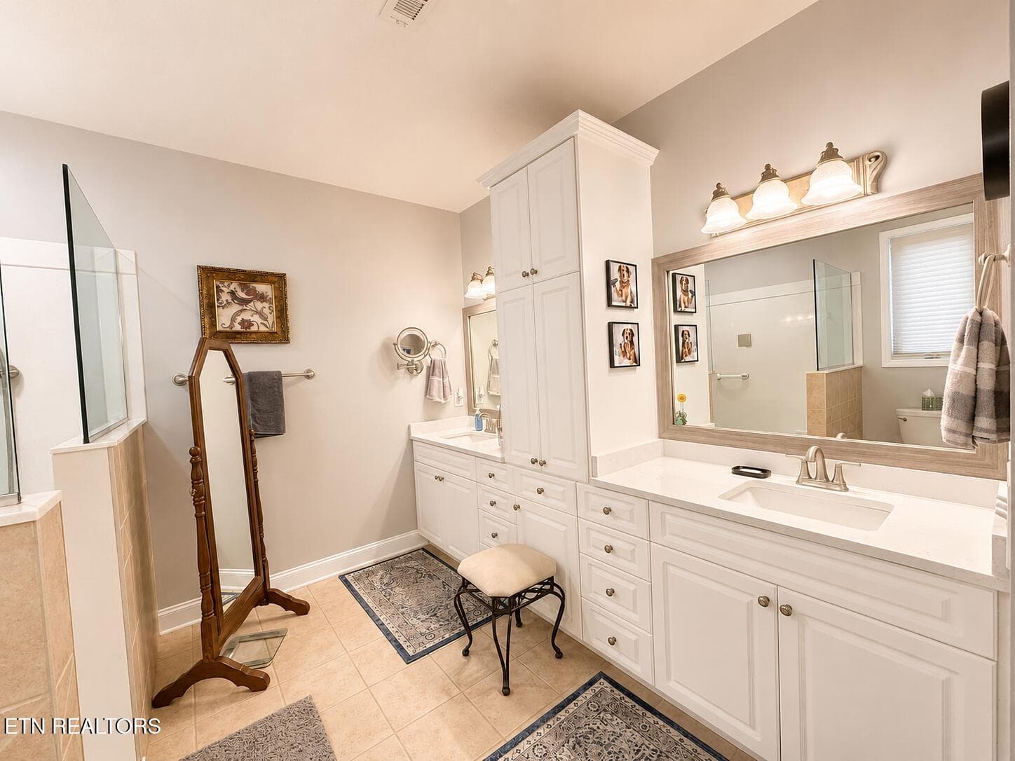 Master Bath - 137 Heron Court, Vonore, TN 37885