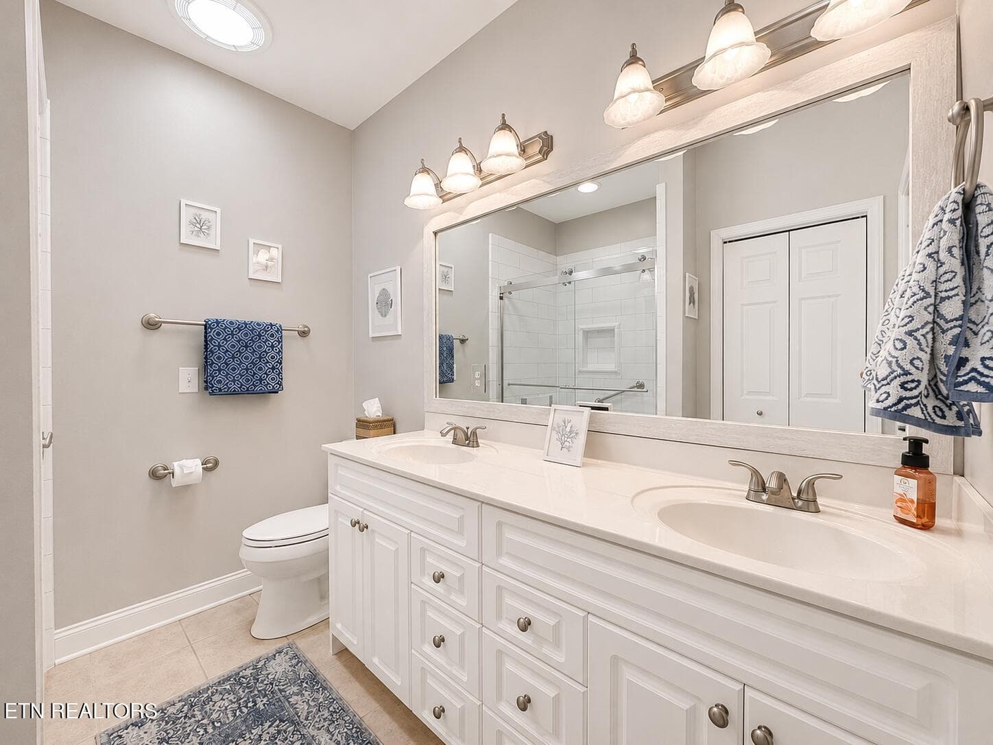 Downstairs Bathroom - 137 Heron Court, Vonore, TN 37885