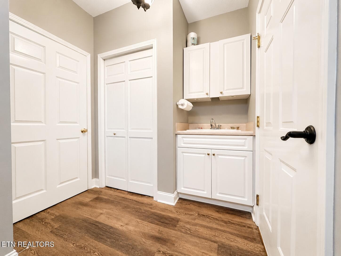Laundry Room - 137 Heron Court, Vonore, TN 37885