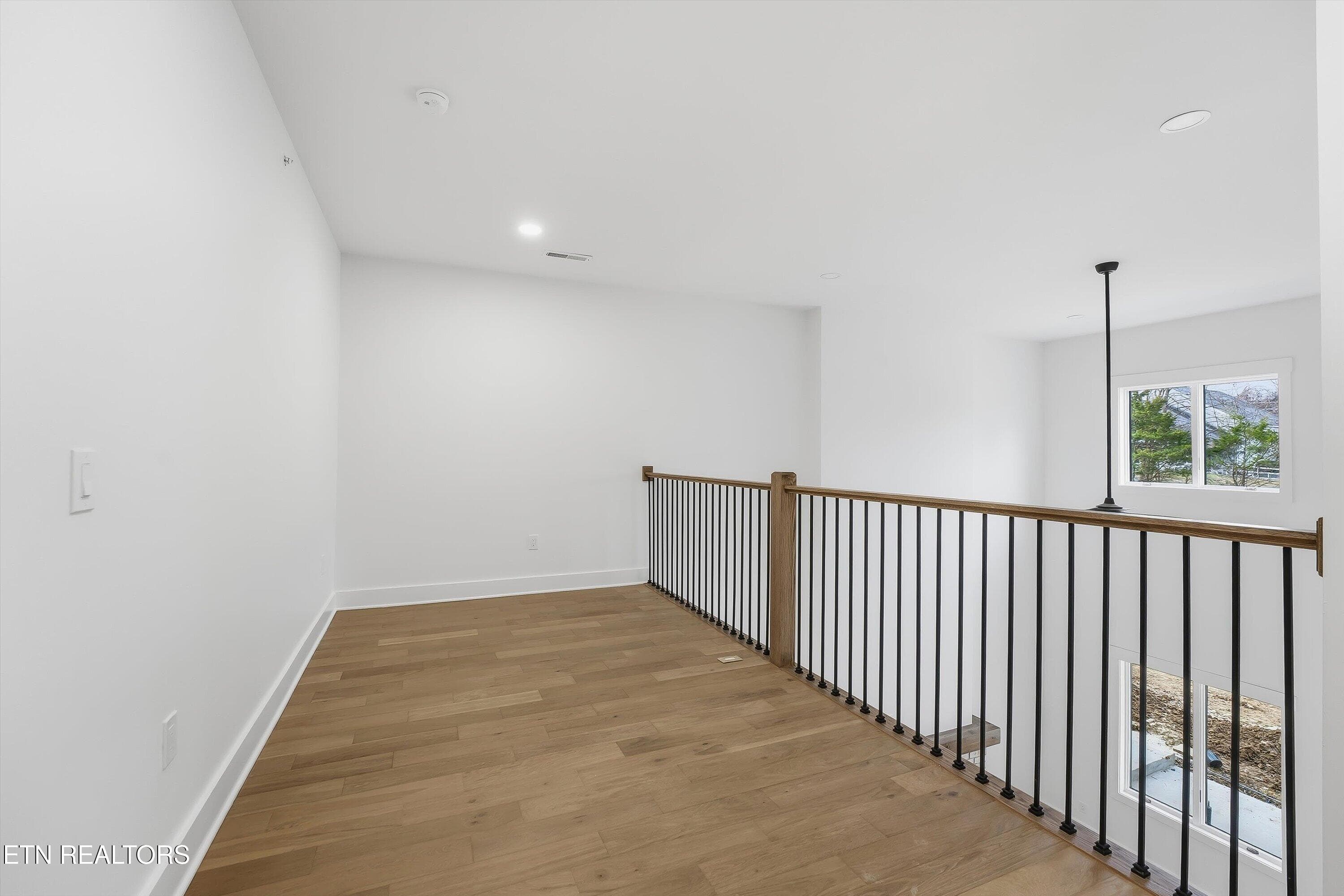 Loft - 625 October Glory Lane, Knoxville, TN 37934, Knoxville