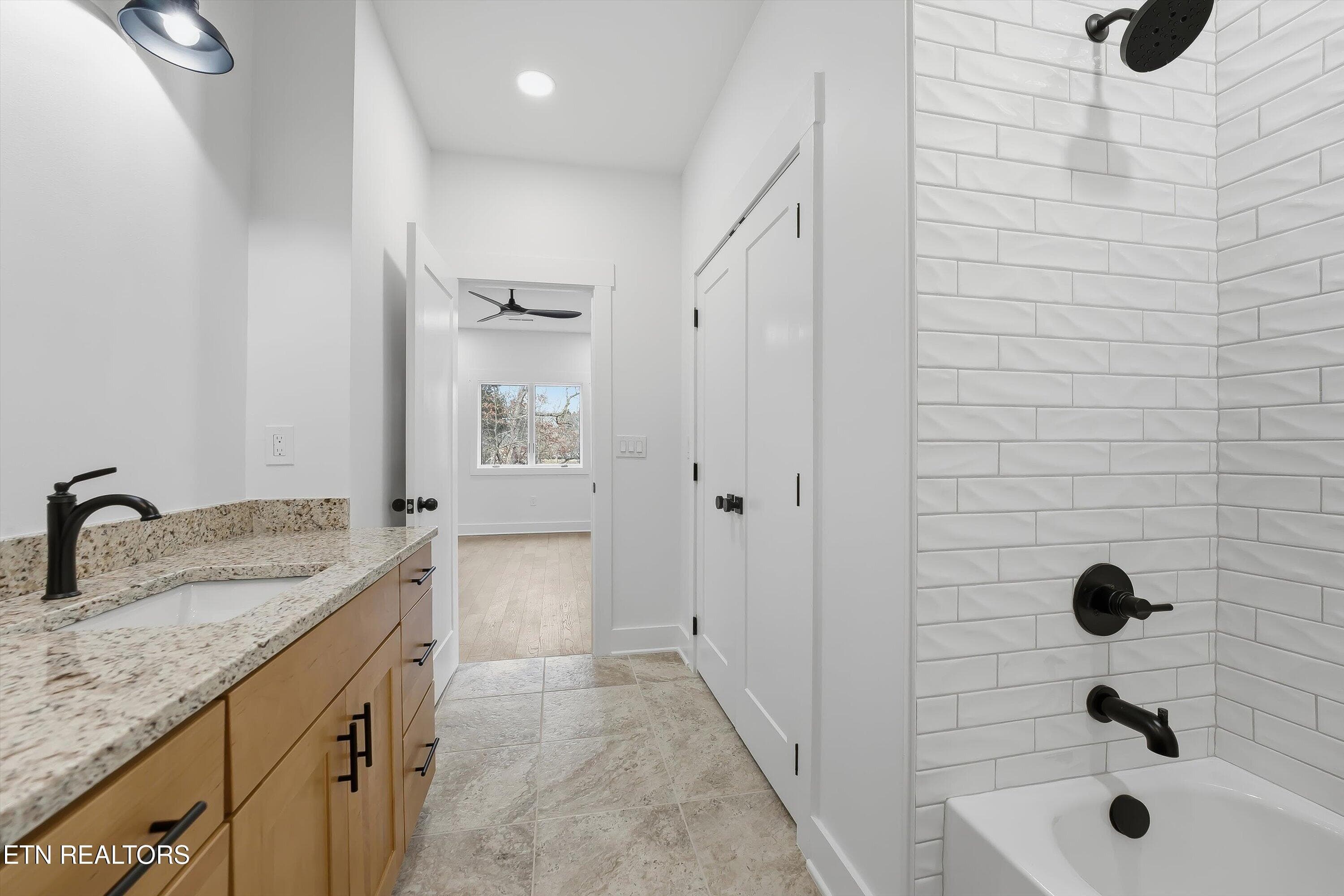 Bathroom 3.1 - 625 October Glory Lane, Knoxville, TN 37934, Knoxville