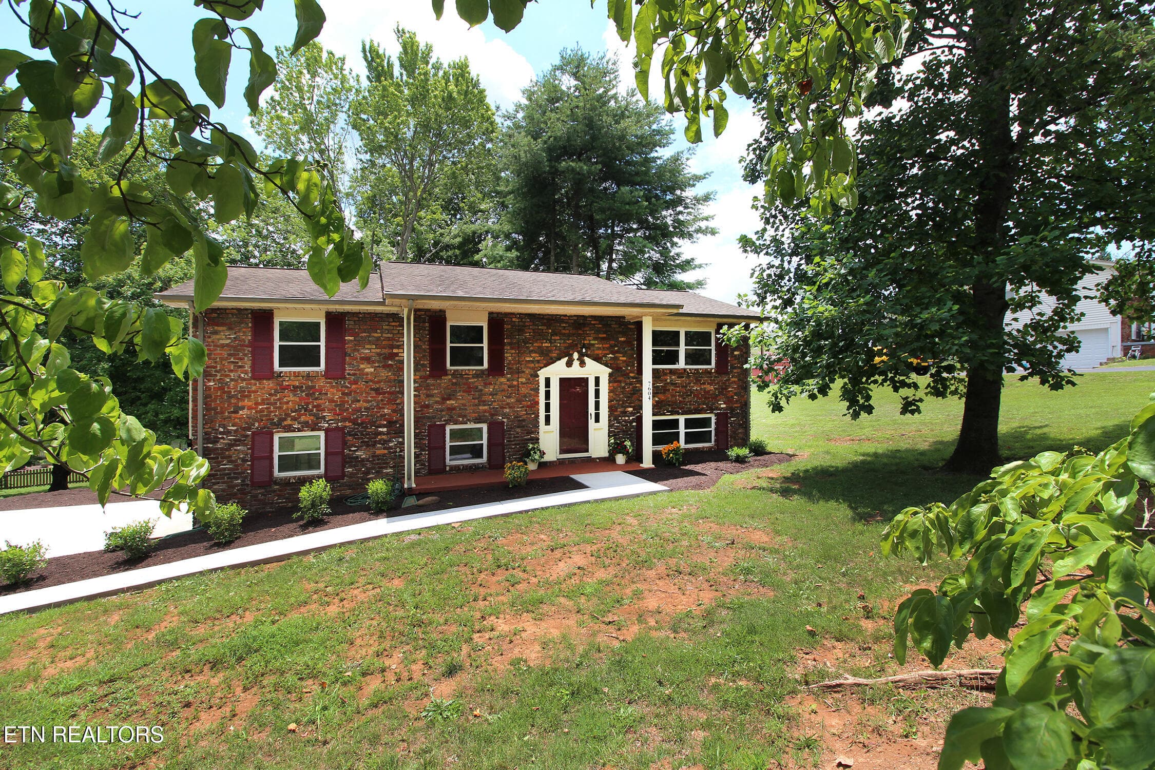 7604 SW Kingsbury Drive, Knoxville, TN 37919