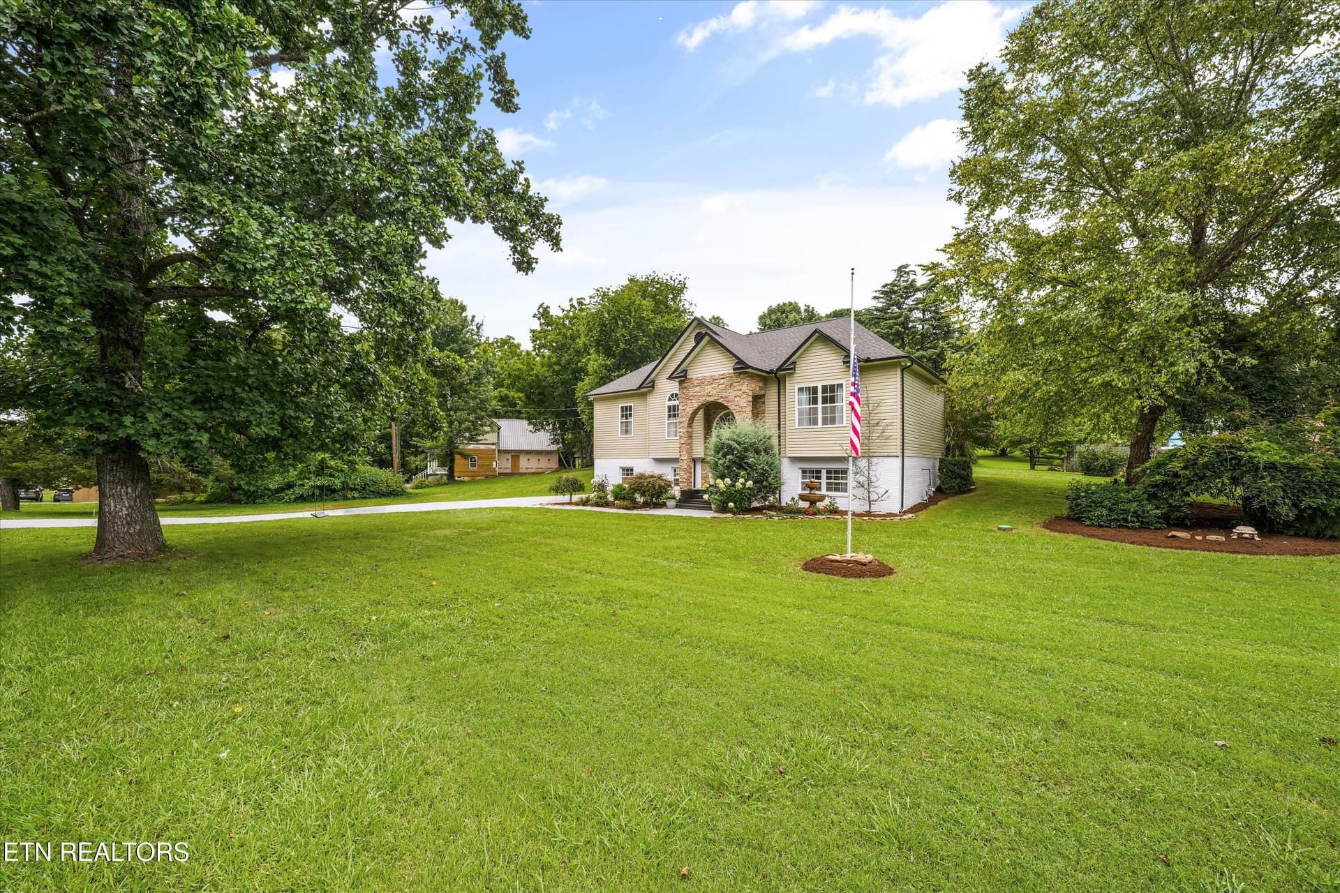 03-622 S Old Sevierville Pike35 - 622 S Old Sevierville Pike, Seymour, TN 37865