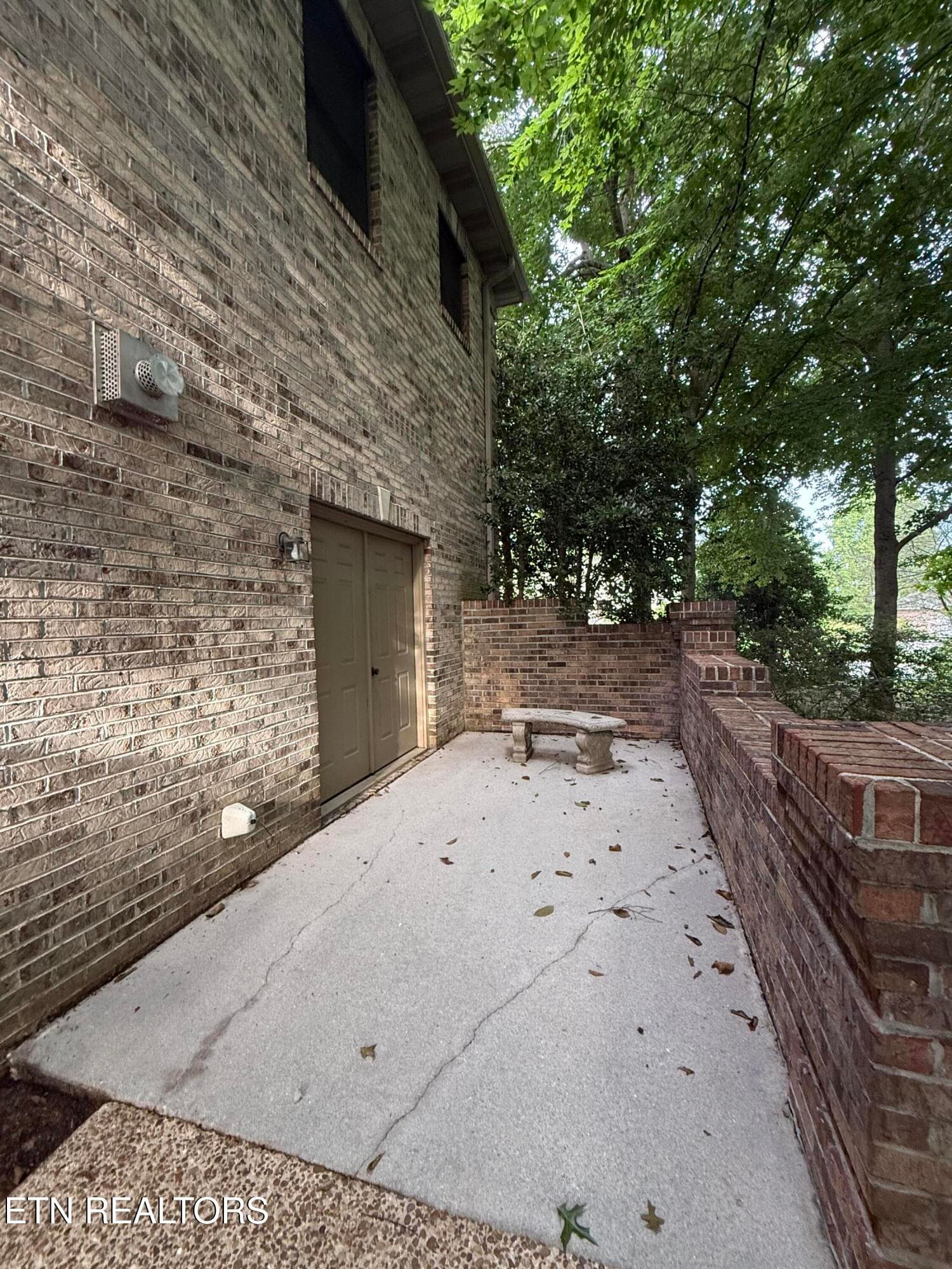 Standup crawl entrance - 1817 Peppertree Drive, Alcoa, TN 37701