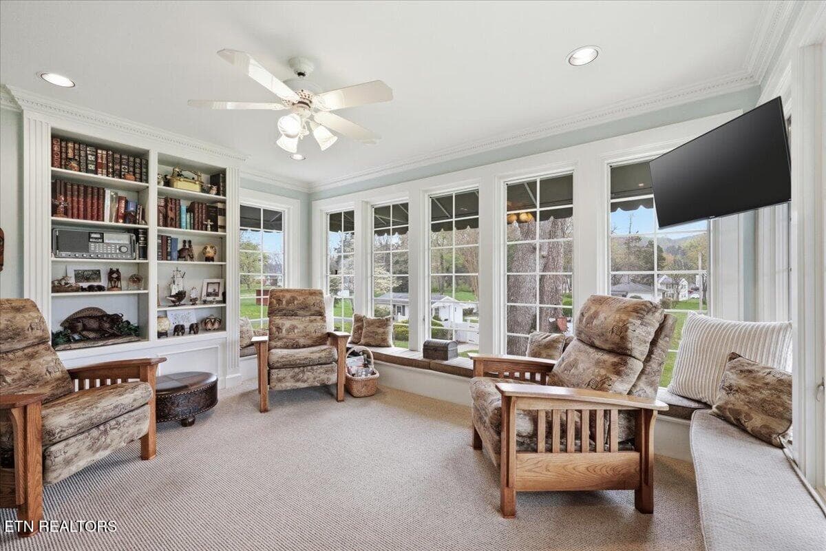 Photo 10 - 607 S Charles G Seivers Blvd, Clinton, TN 37716