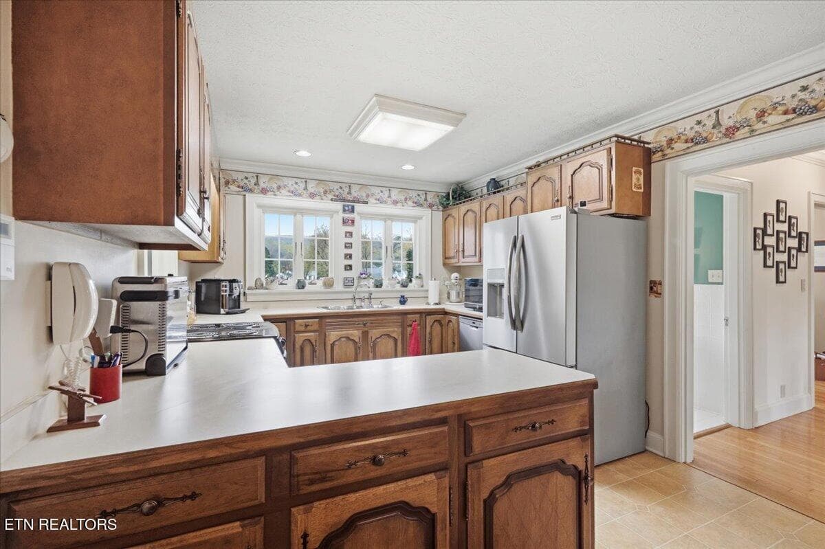Photo 14 - 607 S Charles G Seivers Blvd, Clinton, TN 37716