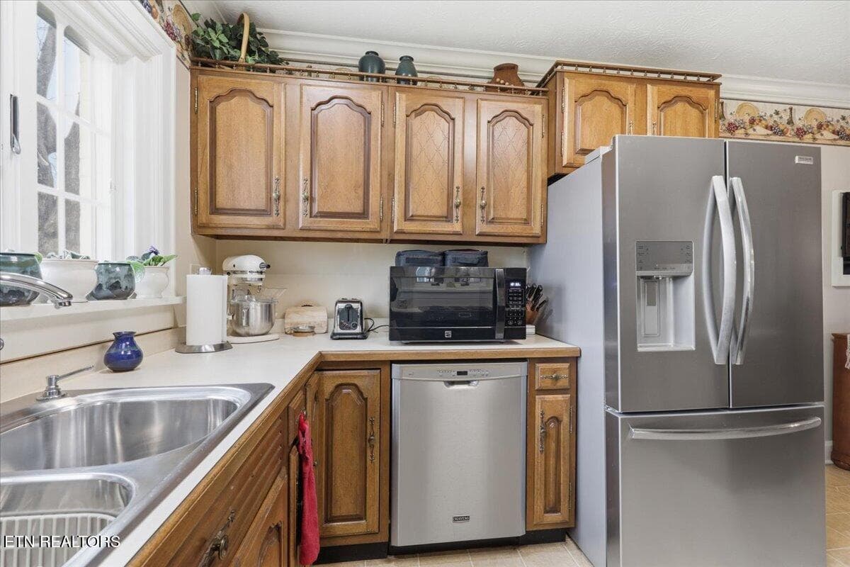 Photo 16 - 607 S Charles G Seivers Blvd, Clinton, TN 37716