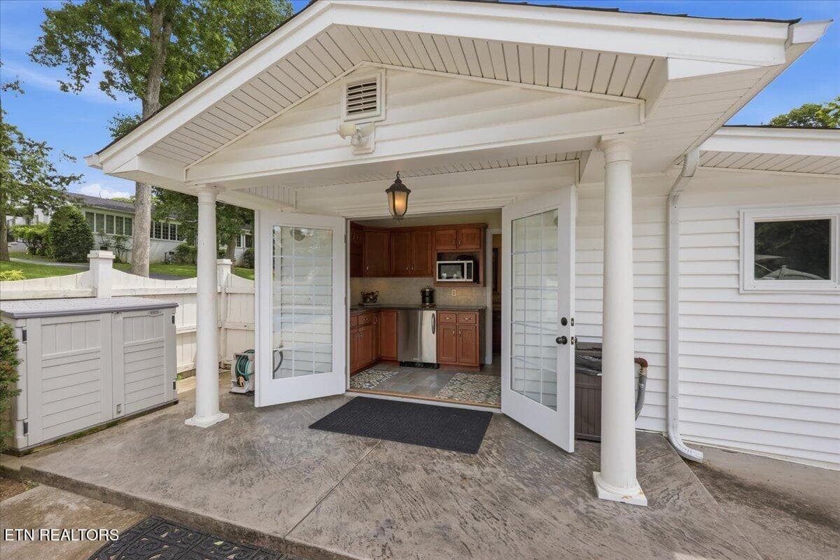 Photo 43 - 607 S Charles G Seivers Blvd, Clinton, TN 37716