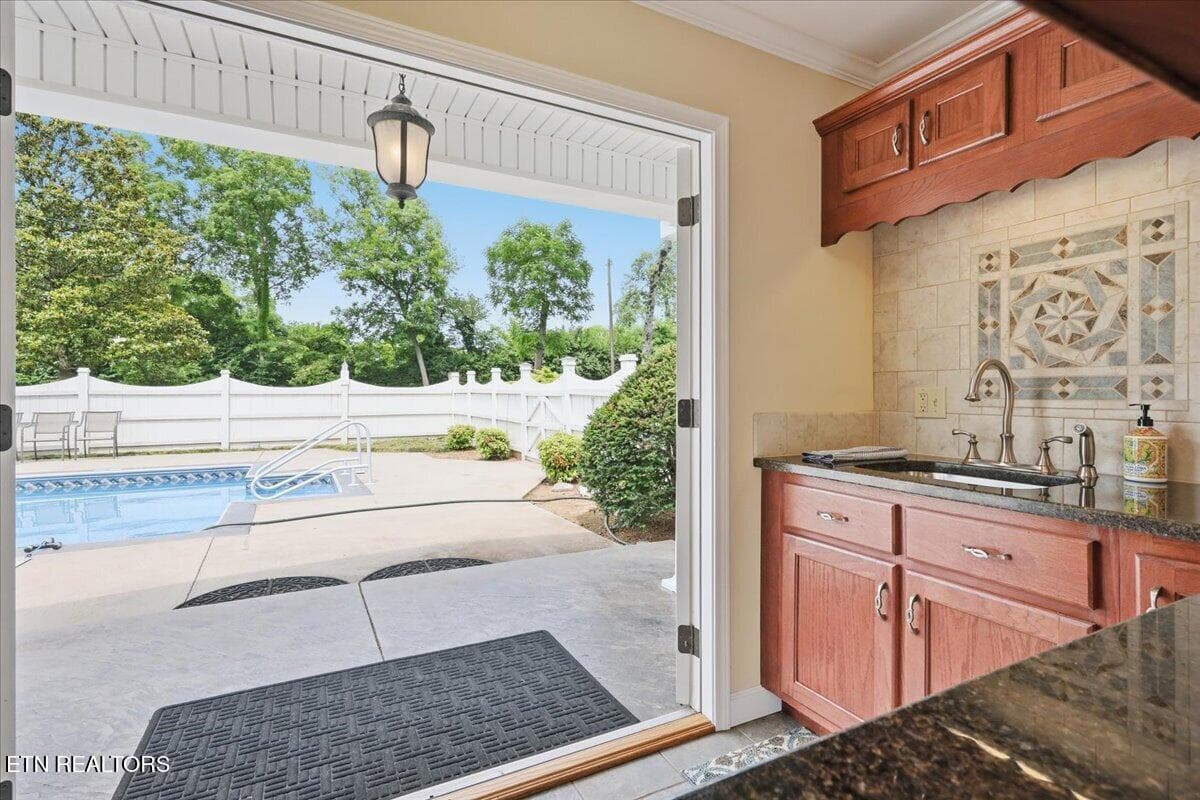 Photo 44 - 607 S Charles G Seivers Blvd, Clinton, TN 37716