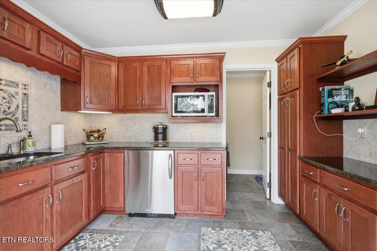 Photo 45 - 607 S Charles G Seivers Blvd, Clinton, TN 37716