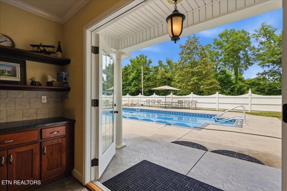 Photo 47 - 607 S Charles G Seivers Blvd, Clinton, TN 37716