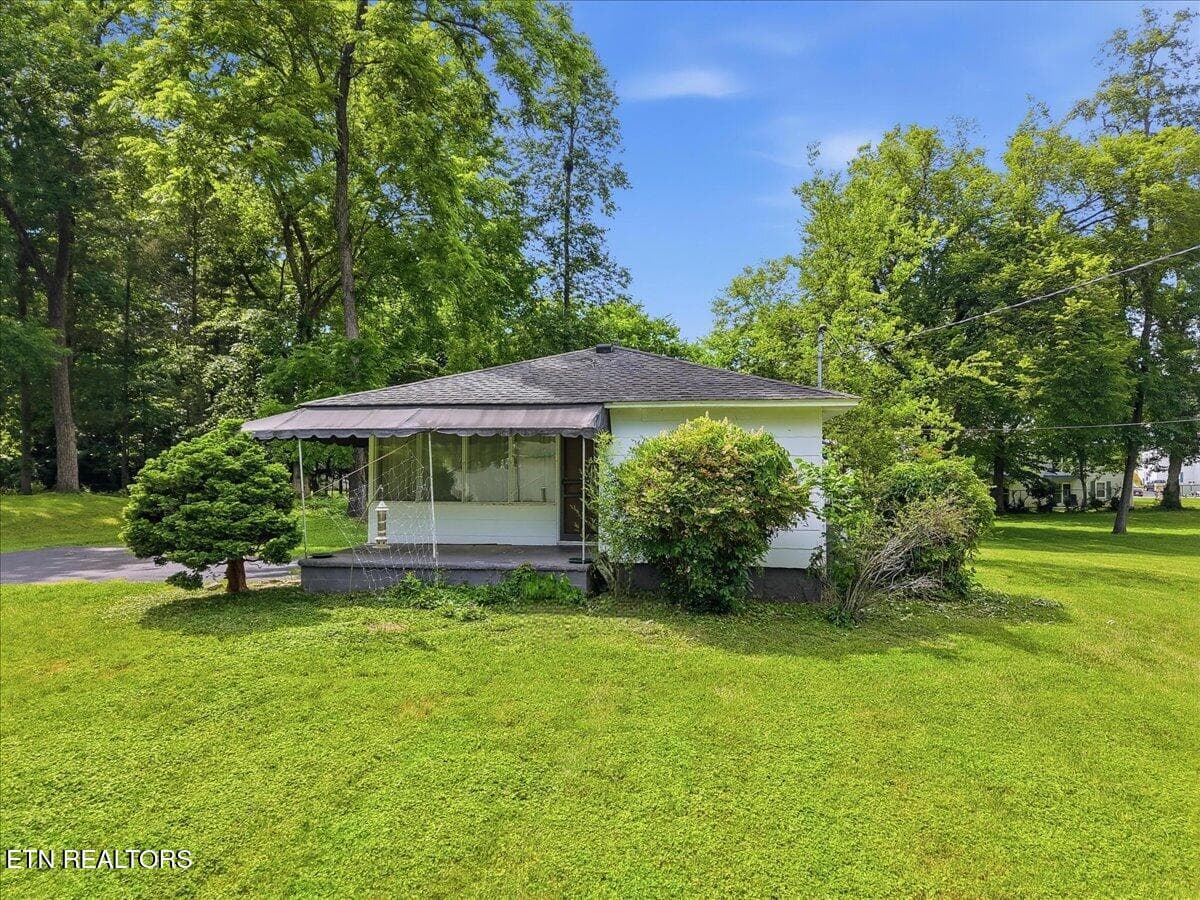 Photo 59 - 607 S Charles G Seivers Blvd, Clinton, TN 37716