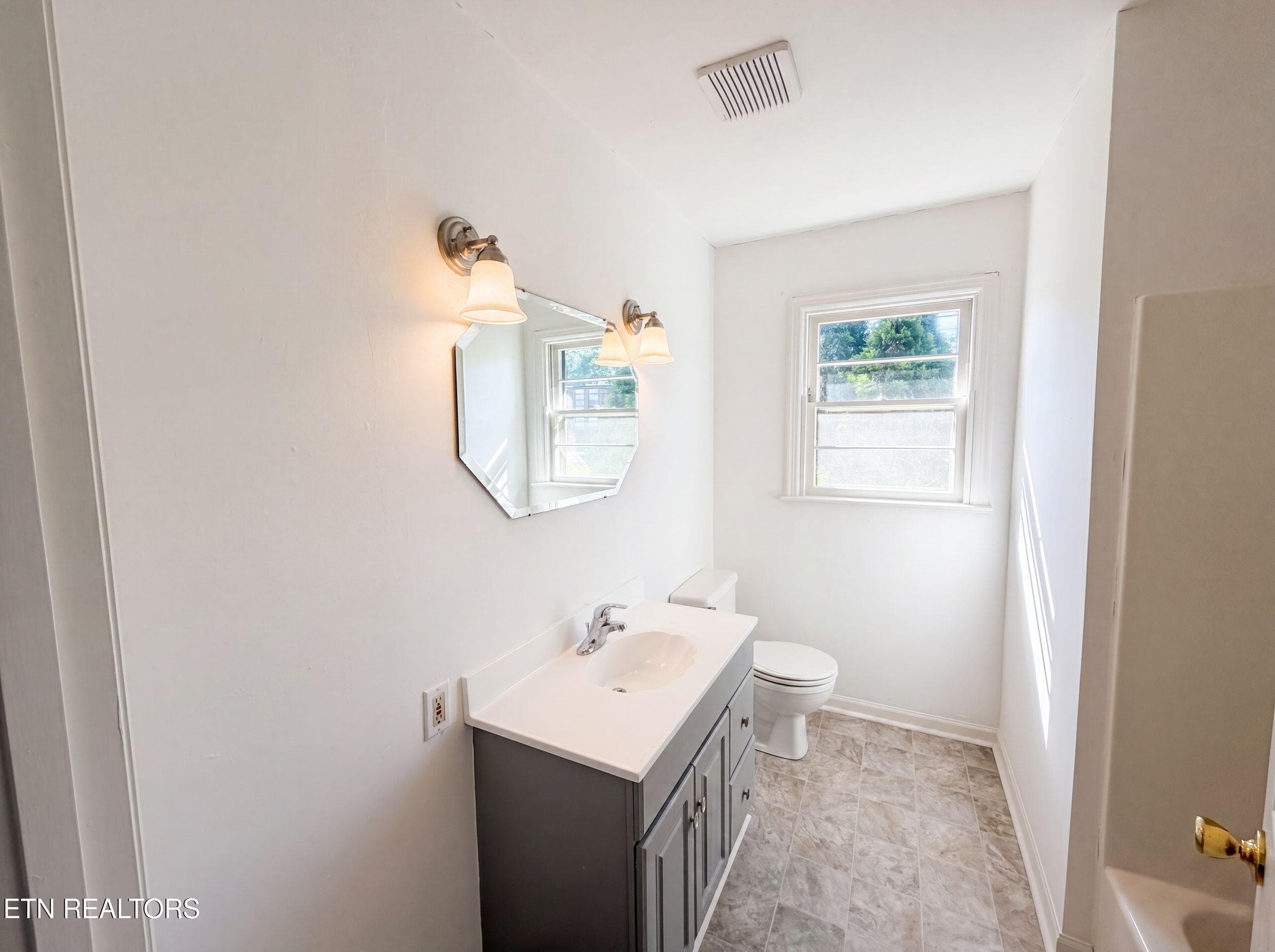 listing_20 - 2205 Adair Drive, Knoxville, TN 37918, Knoxville