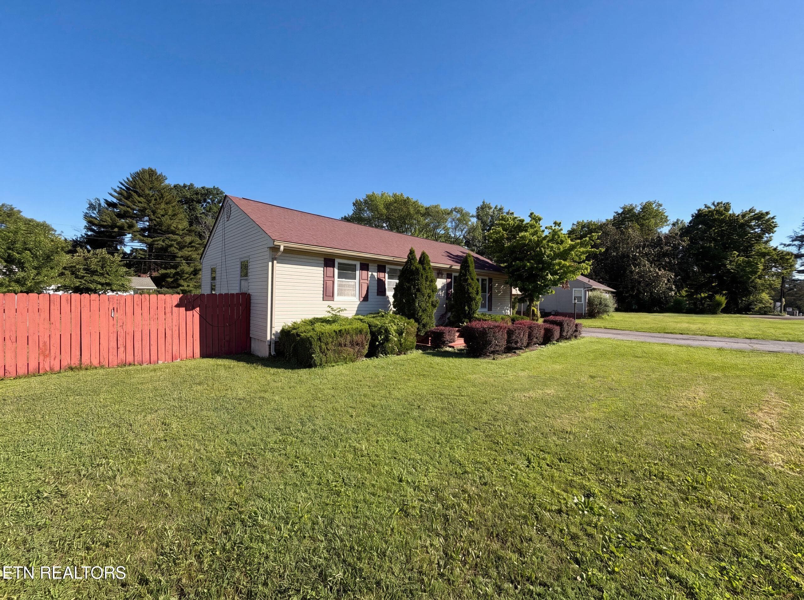 listing_21 - 2205 Adair Drive, Knoxville, TN 37918, Knoxville