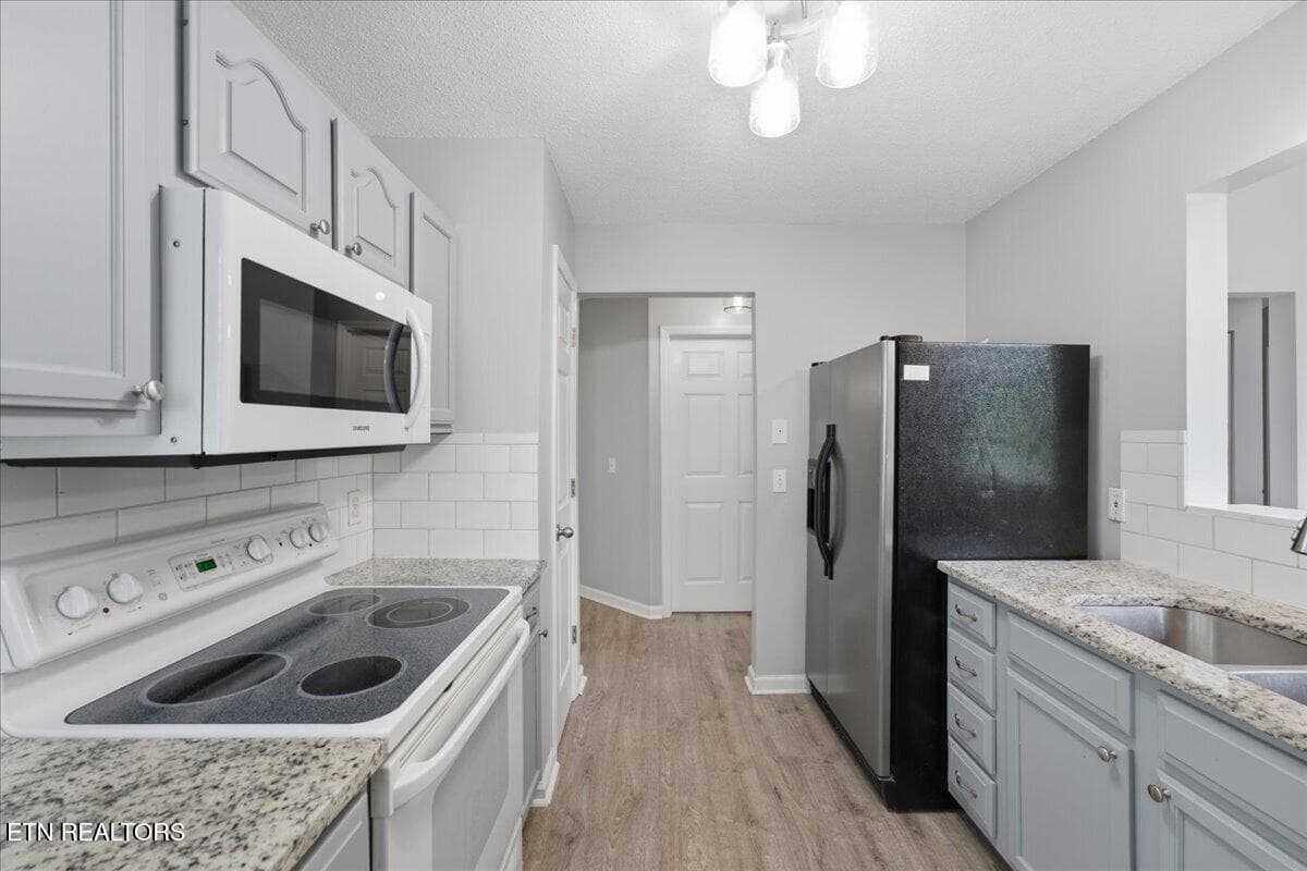 11-Kitchen - 1508 Spelling Way, Knoxville, TN 37909, Knoxville