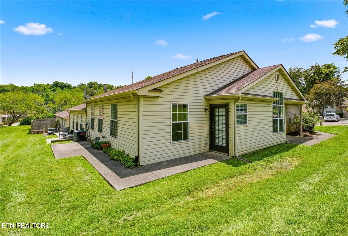 22-Exterior - 1508 Spelling Way, Knoxville, TN 37909, Knoxville